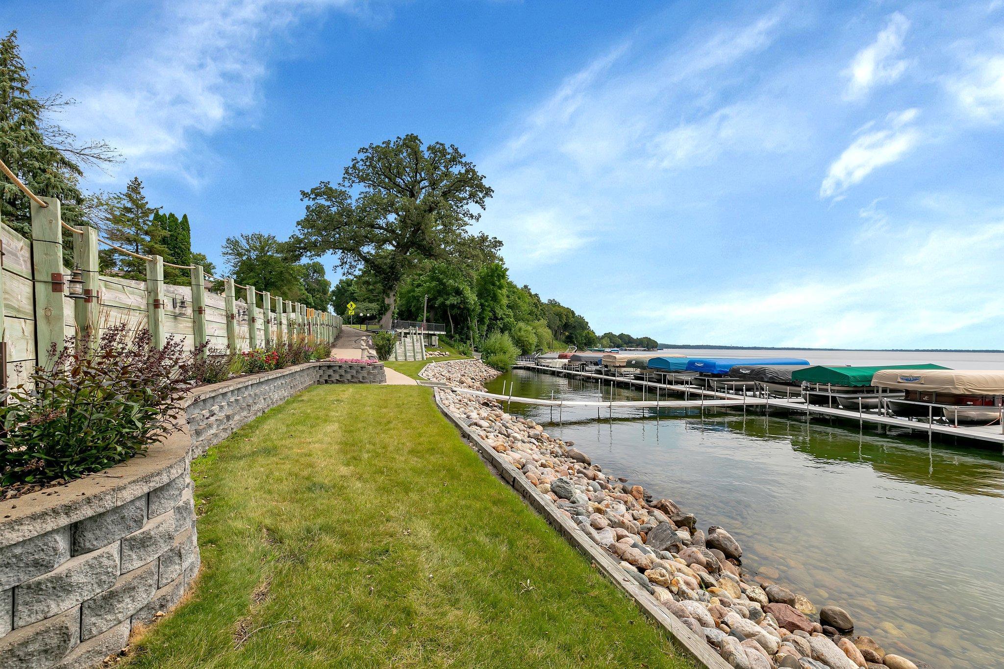 7595 N Shore Drive Unit: 402