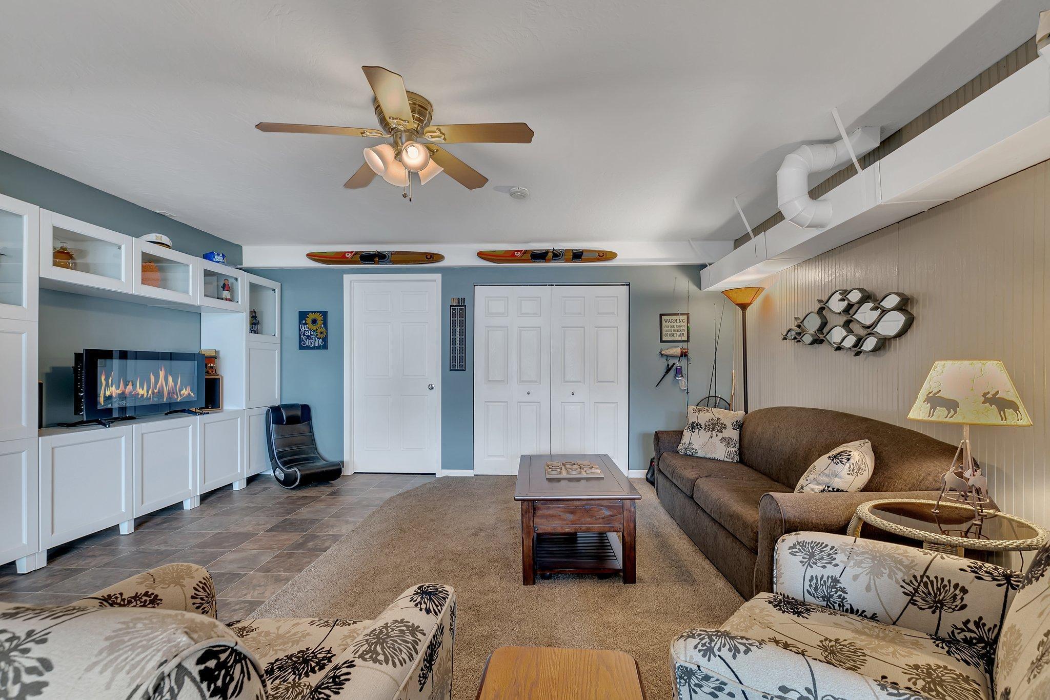 7595 N Shore Drive Unit: 402