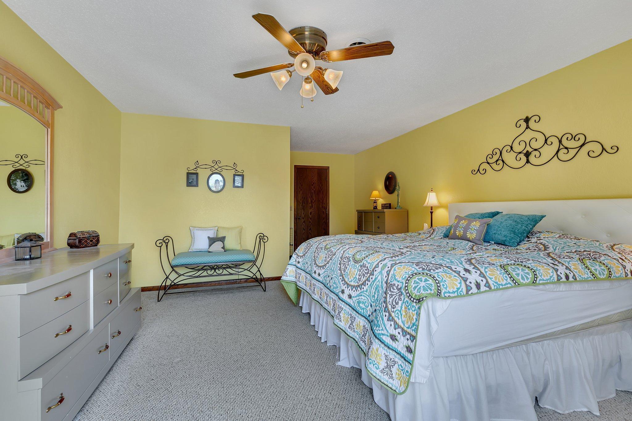 7595 N Shore Drive Unit: 402