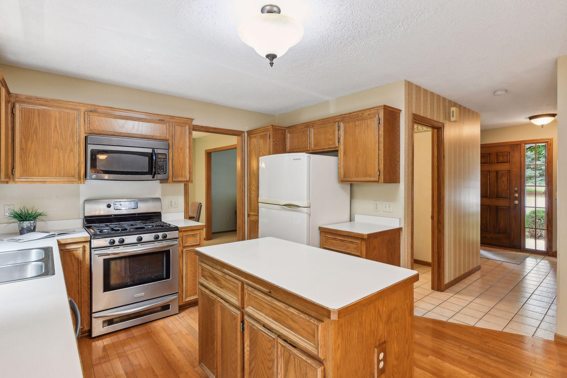 8180 Hidden Court