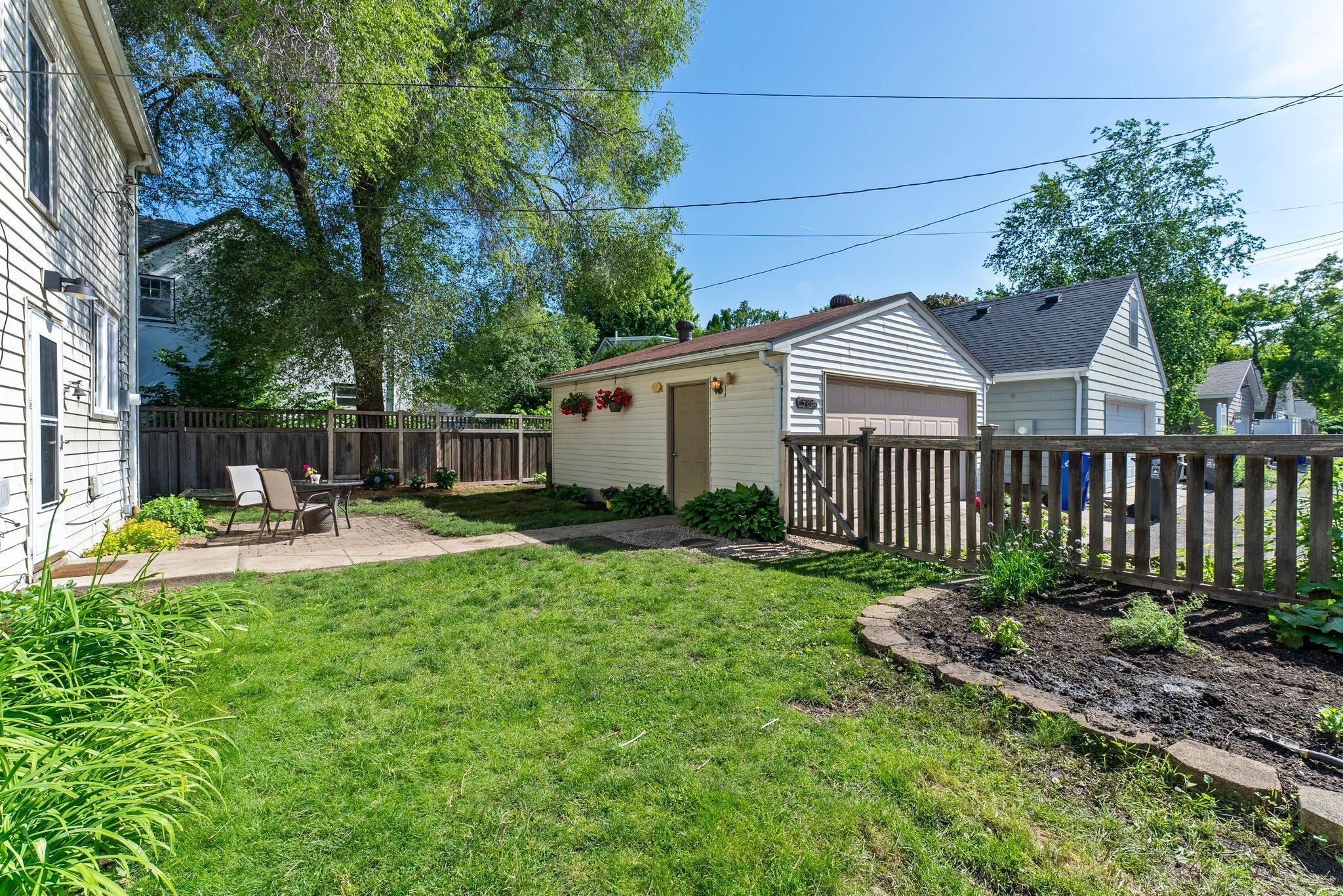582 Cretin Avenue S