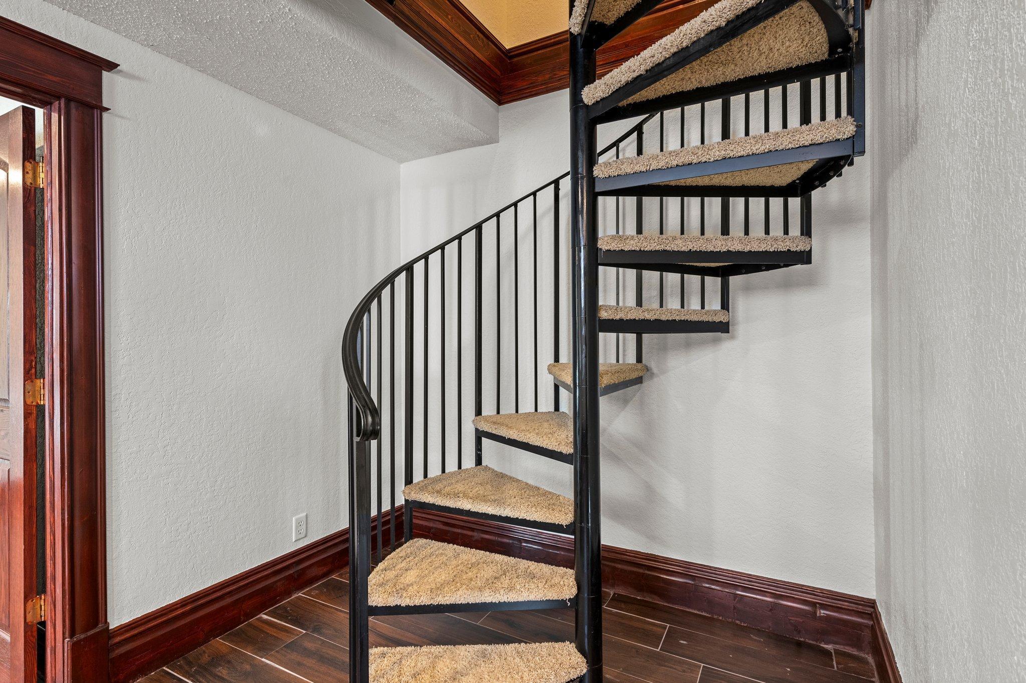 1928 Aldrich Avenue S Unit: B102