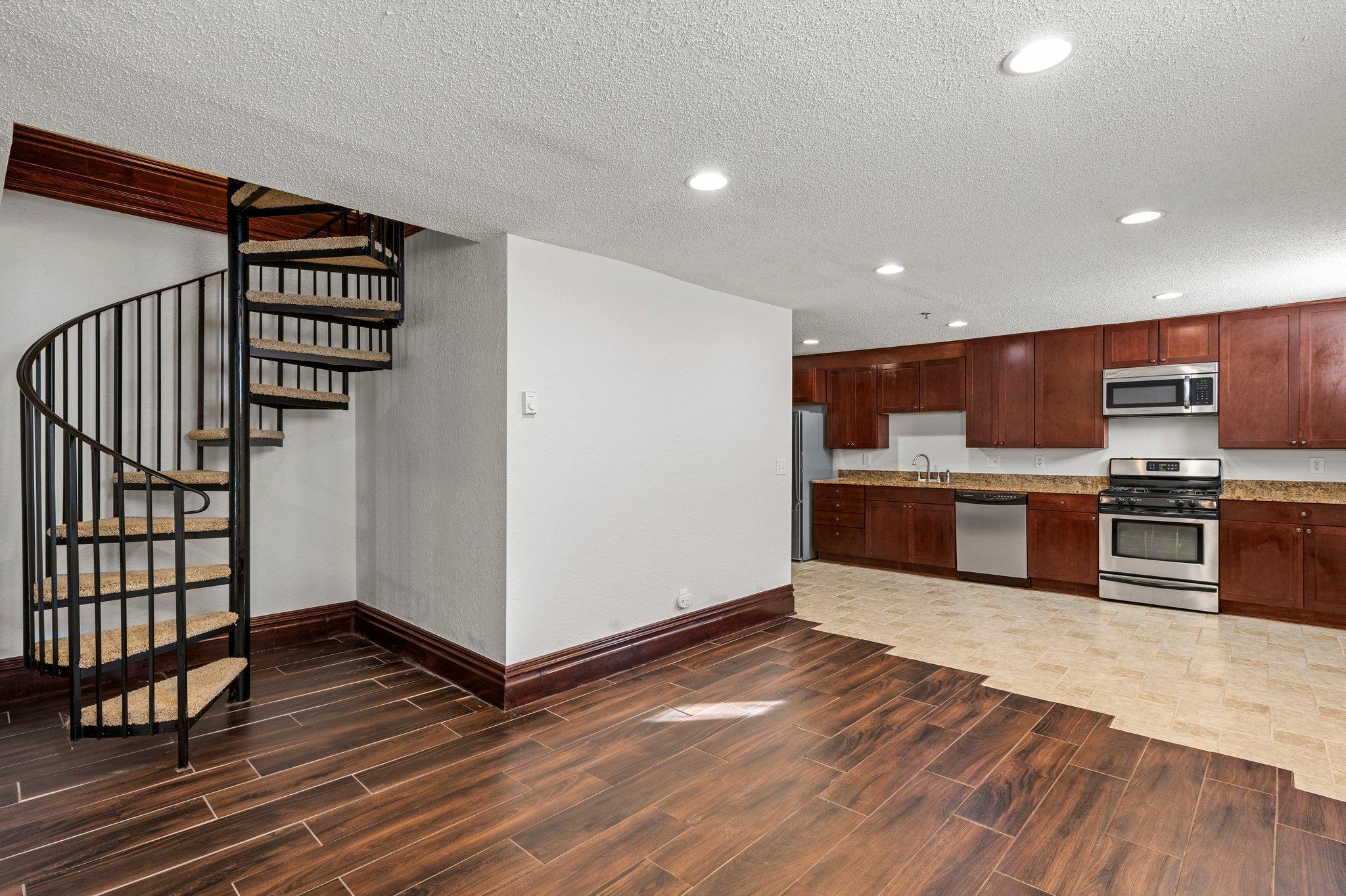 1928 Aldrich Avenue S Unit: B102
