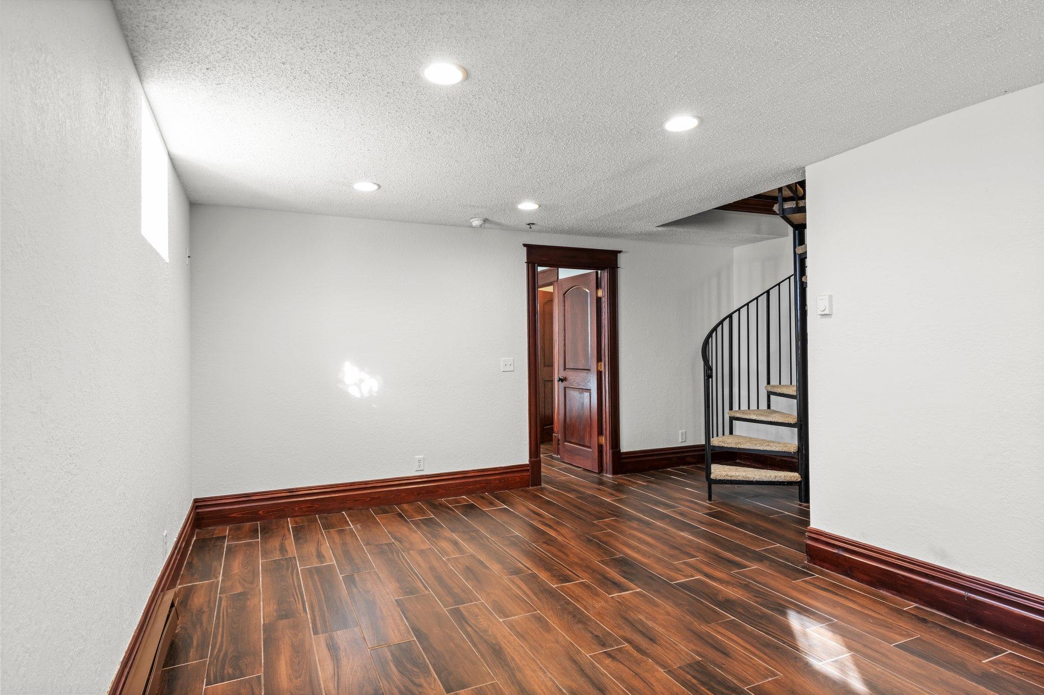 1928 Aldrich Avenue S Unit: B102