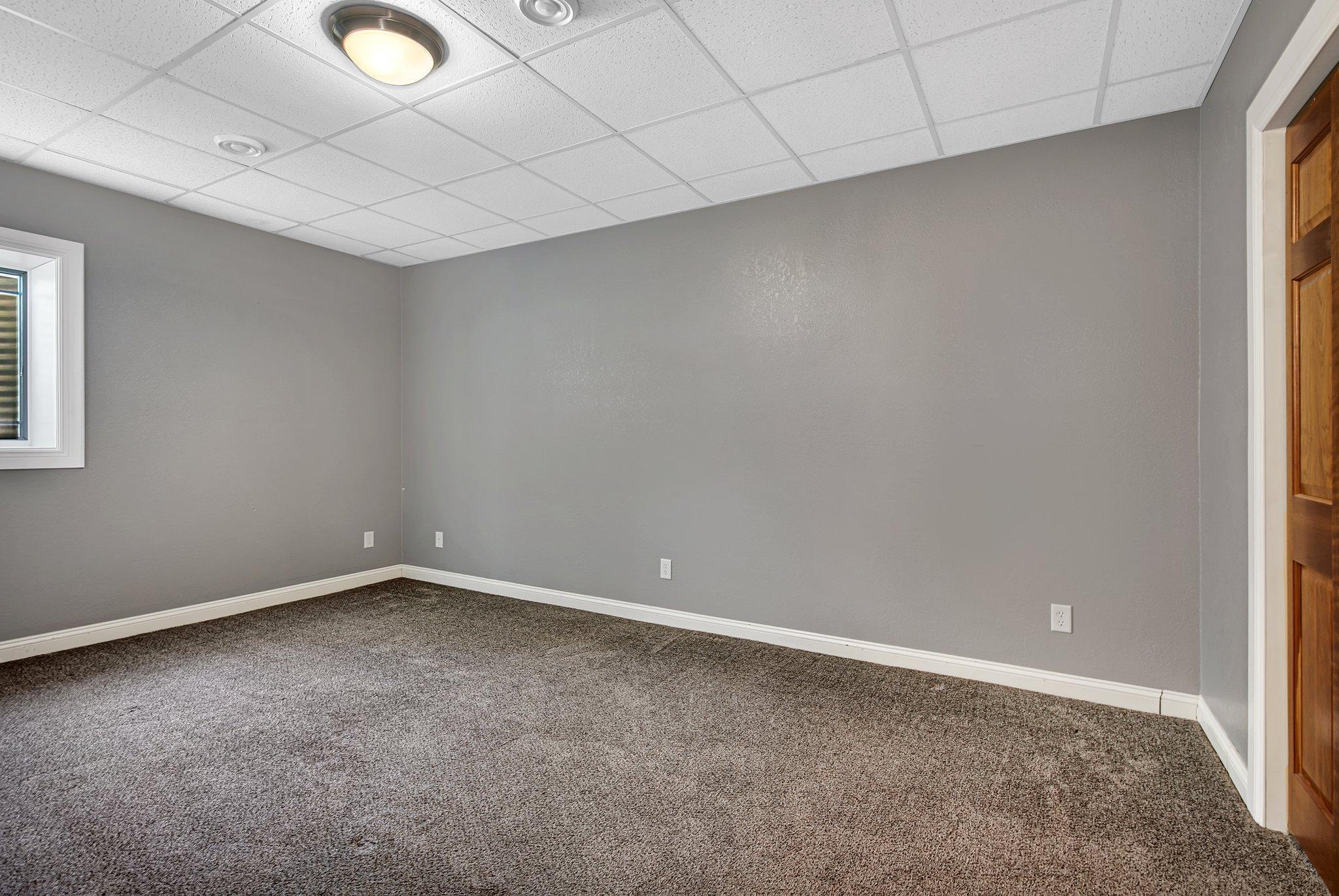 16118 Golfview Road NE