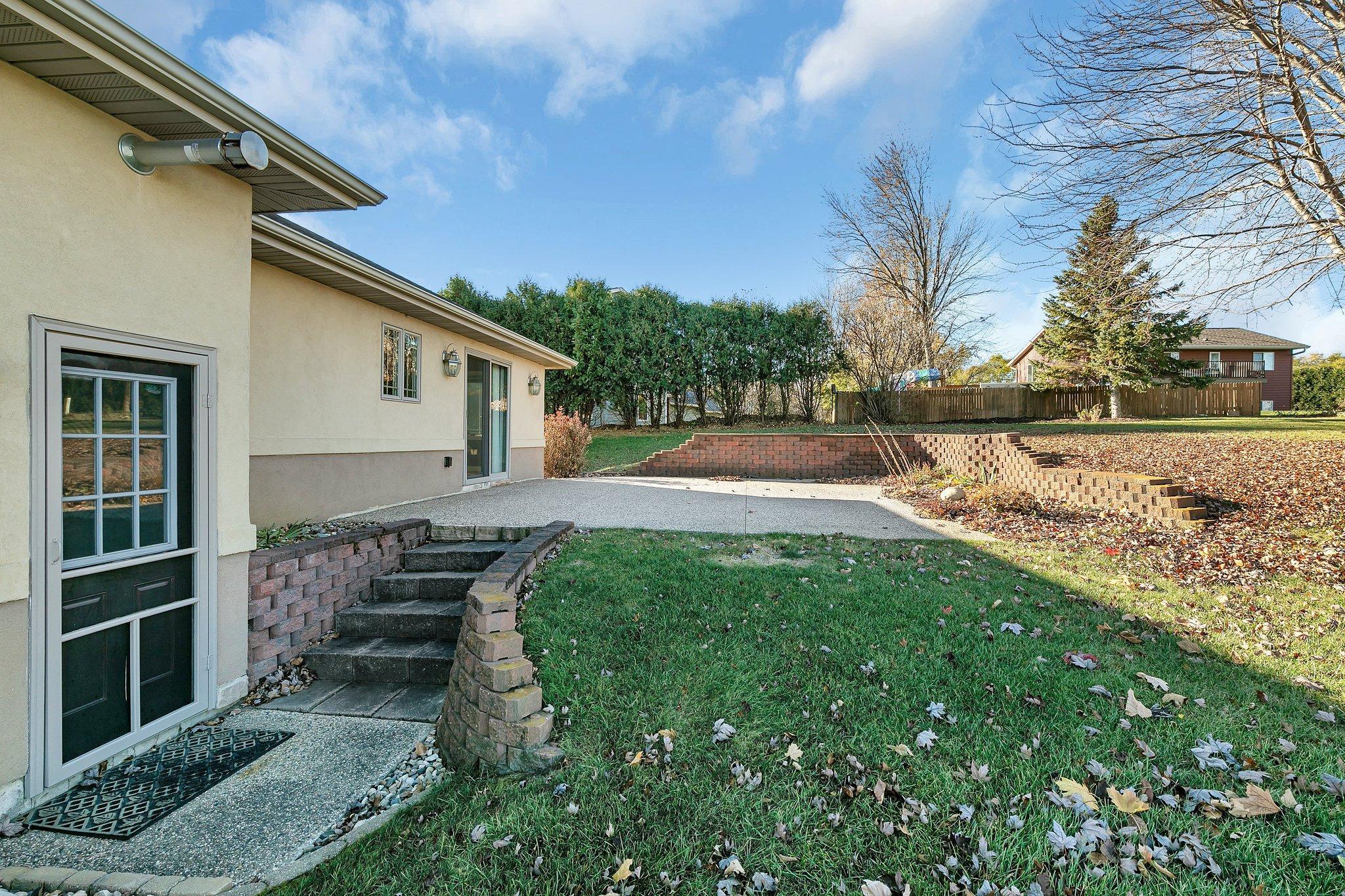 16118 Golfview Road NE