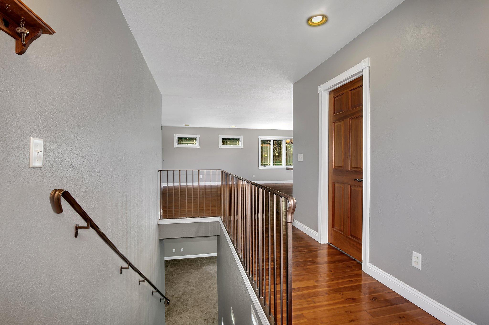 16118 Golfview Road NE