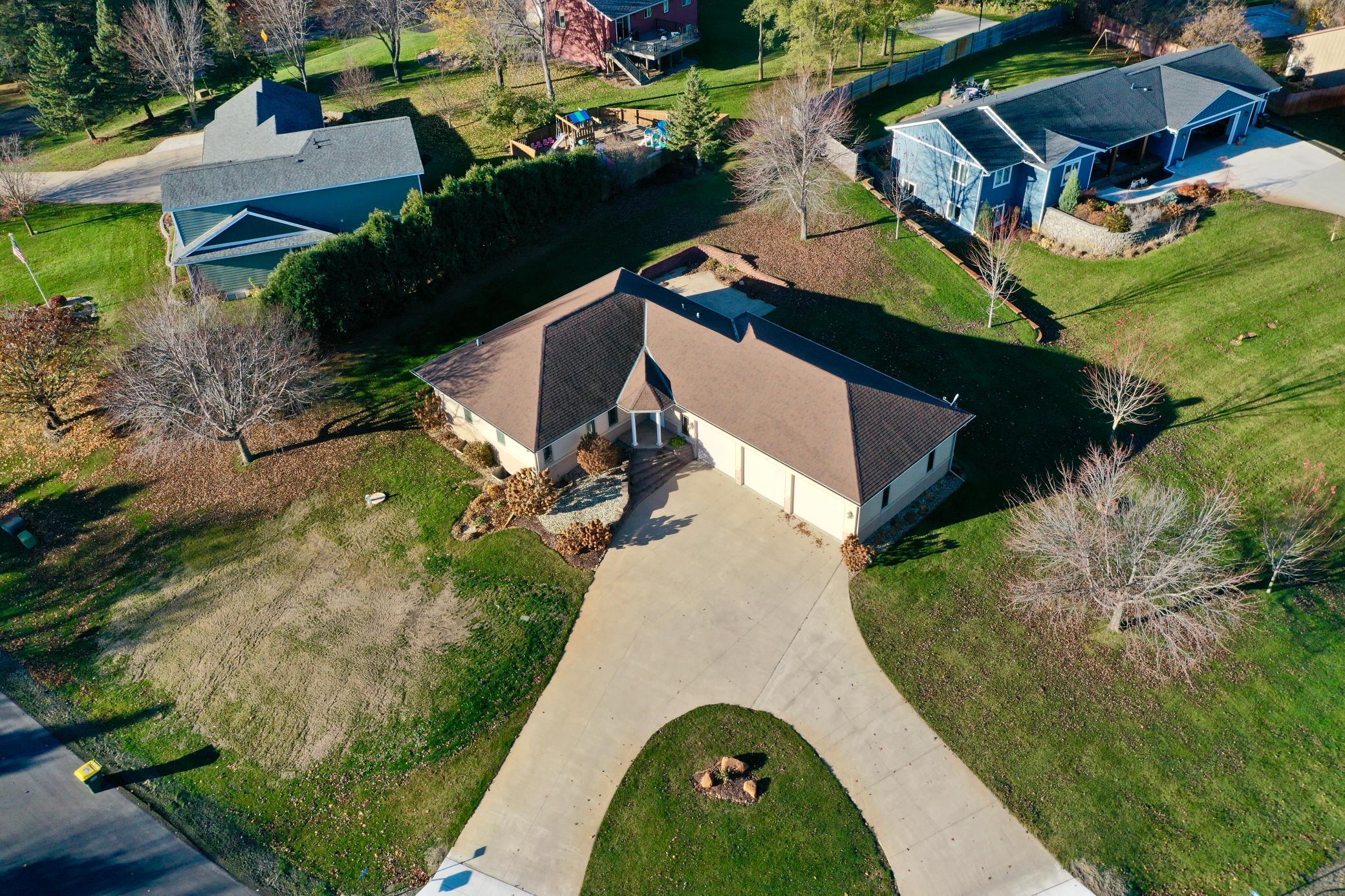16118 Golfview Road NE