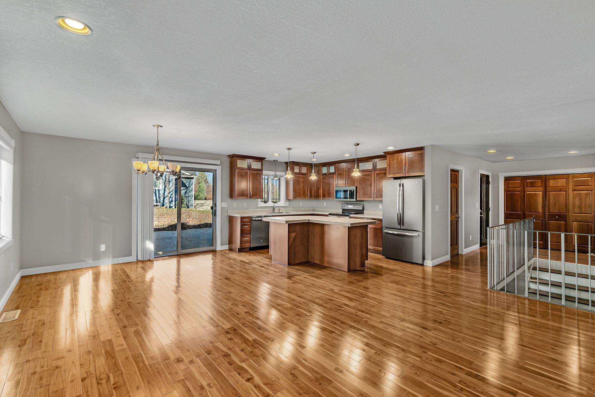 16118 Golfview Road NE