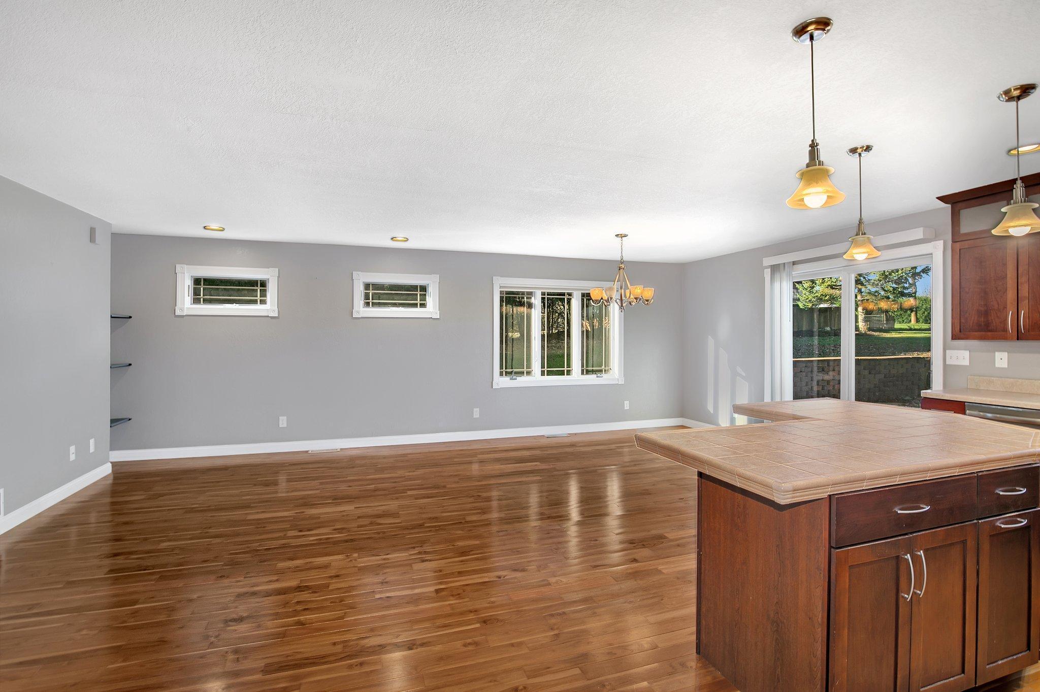 16118 Golfview Road NE