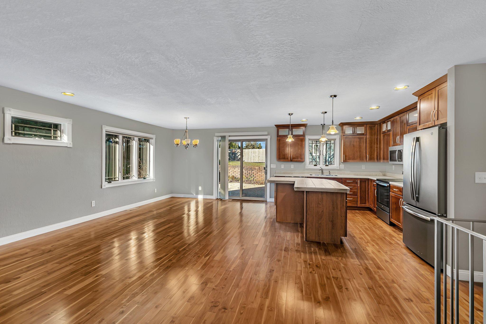 16118 Golfview Road NE