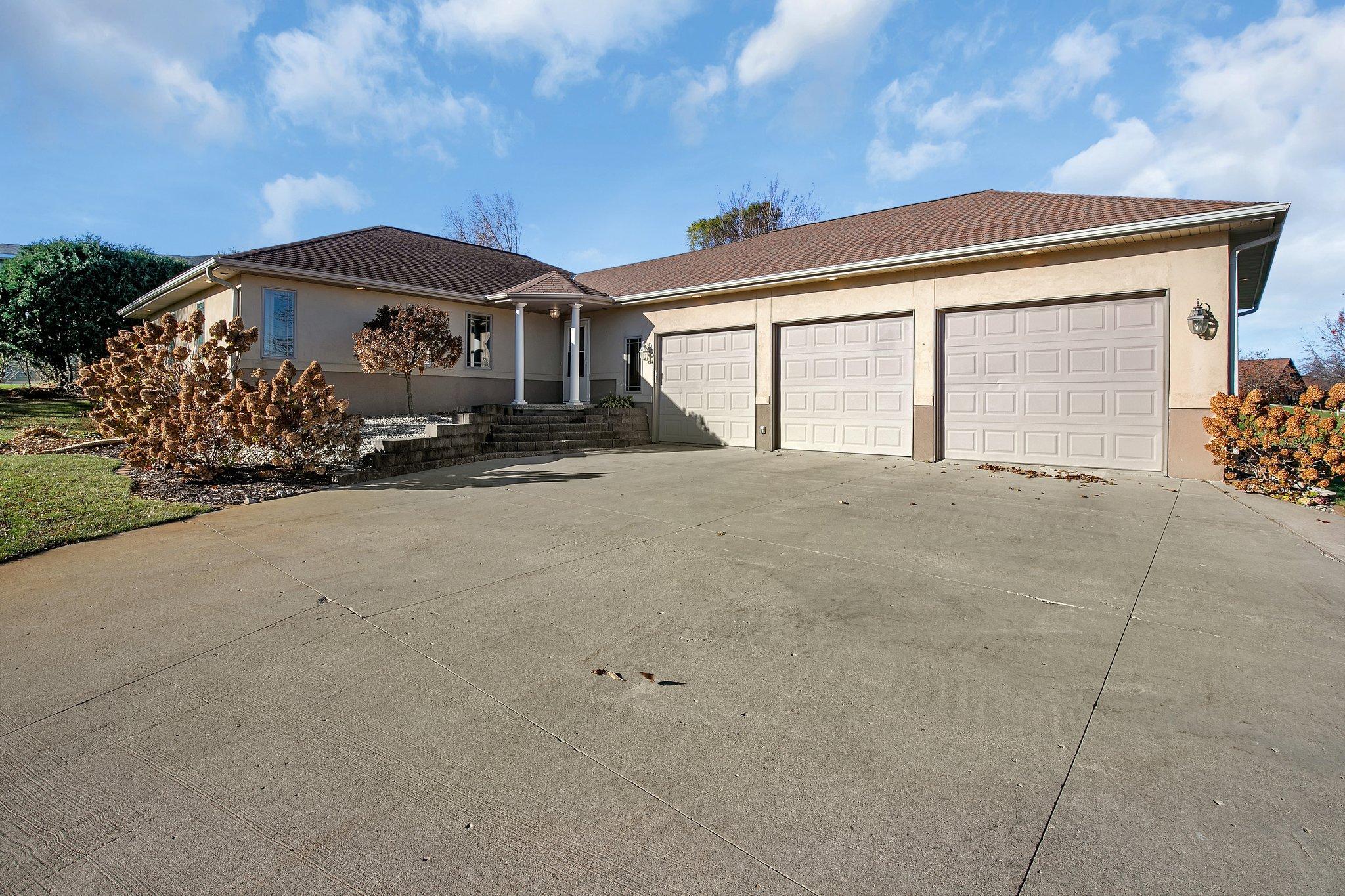 16118 Golfview Road NE