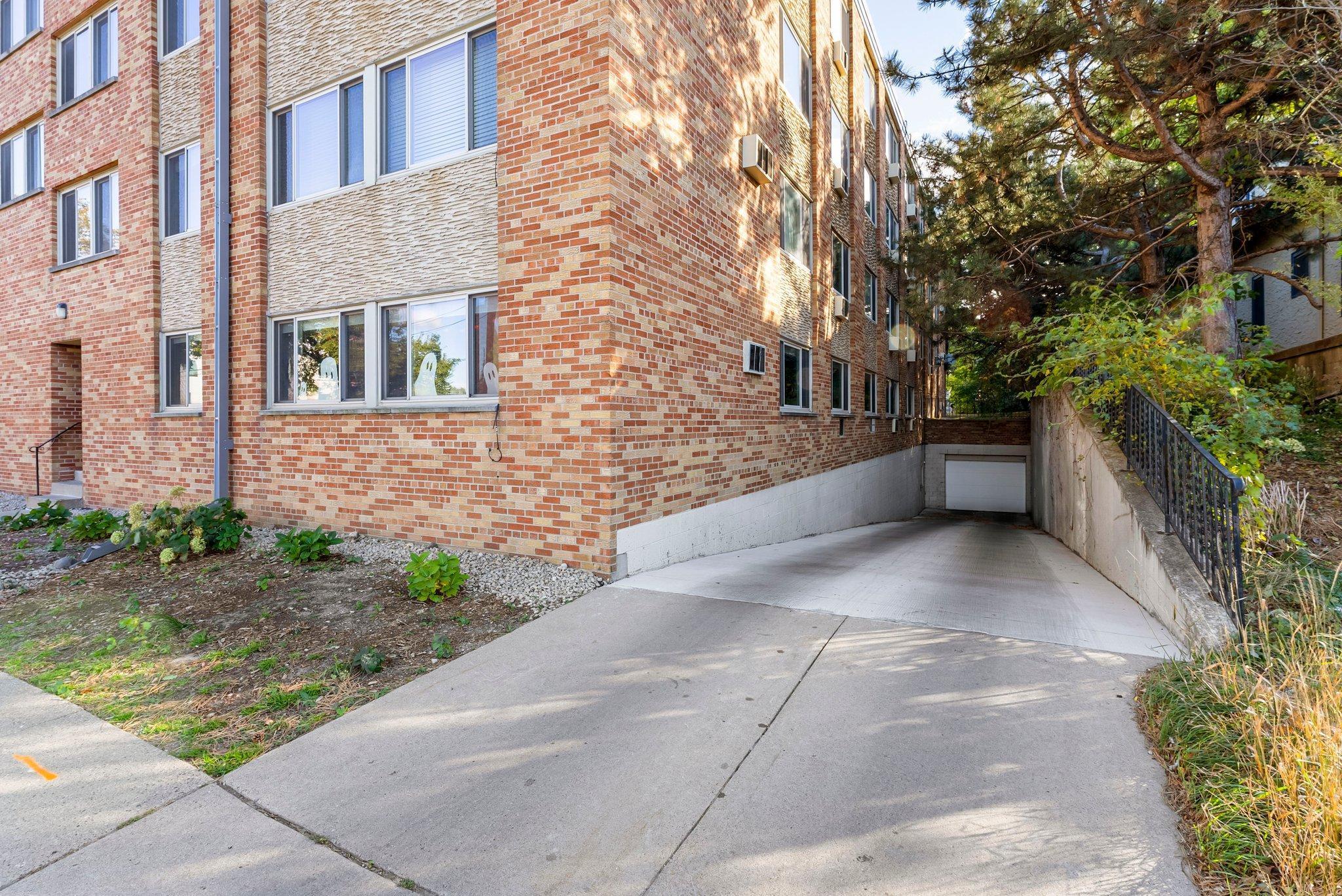 4400 Upton Avenue S Unit: 406