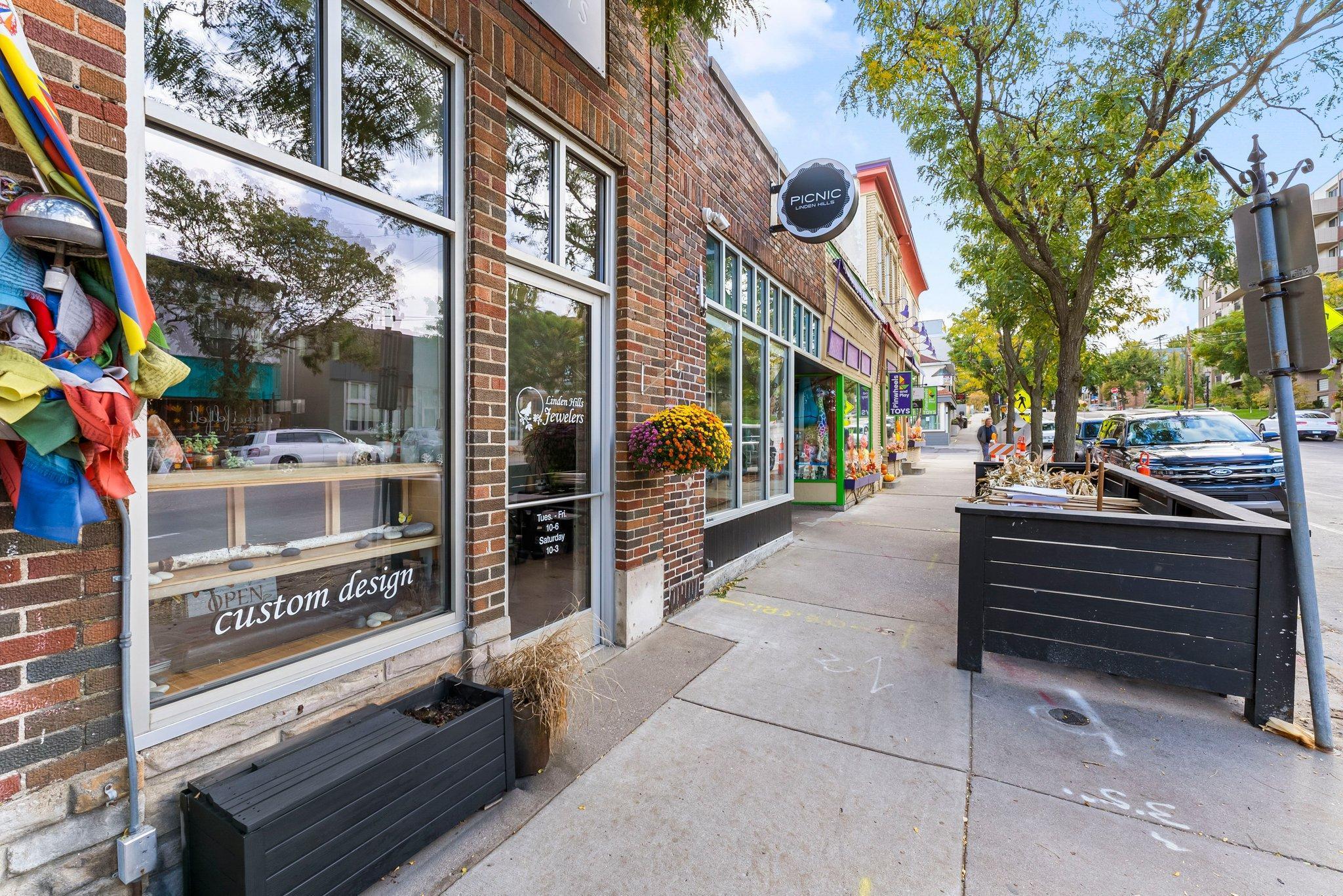 4400 Upton Avenue S Unit: 406