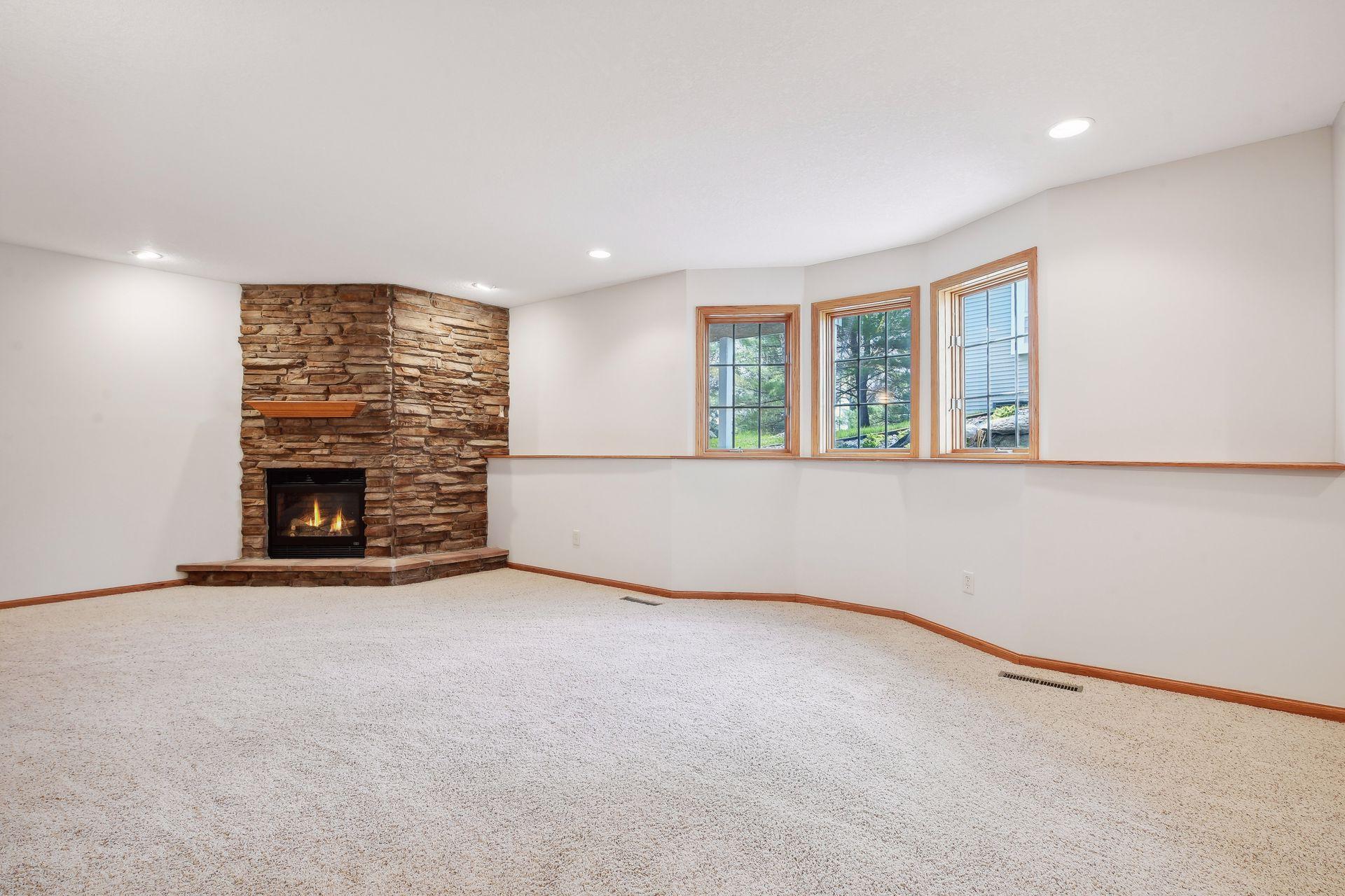8824 Pointe Vista Drive