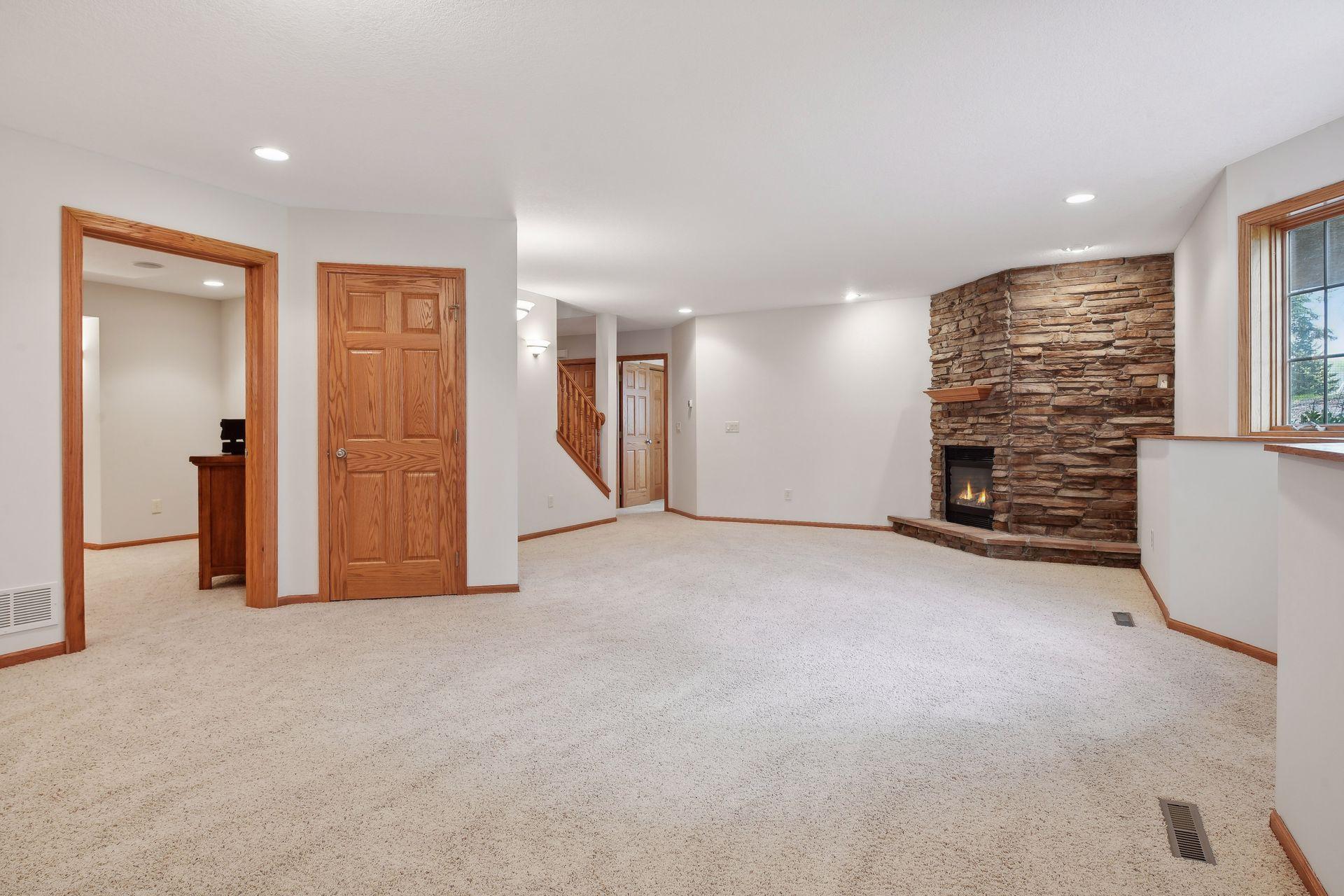 8824 Pointe Vista Drive