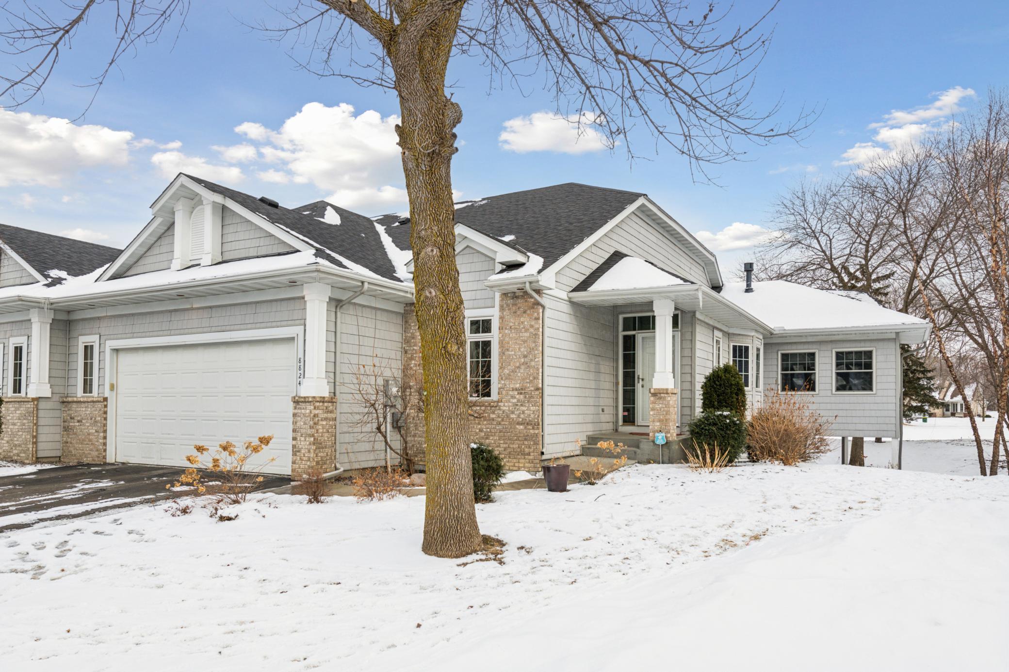 8824 Pointe Vista Drive