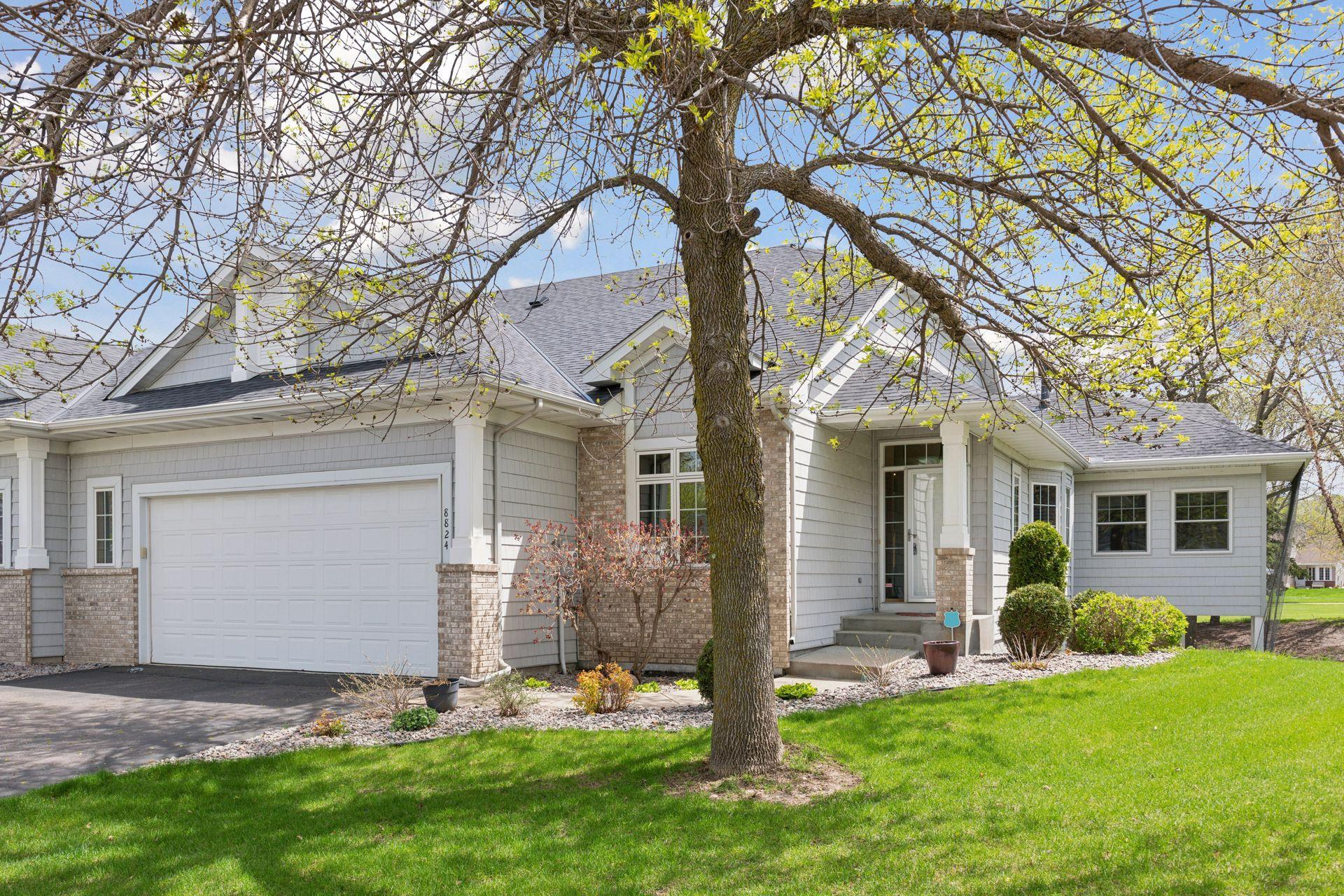 8824 Pointe Vista Drive