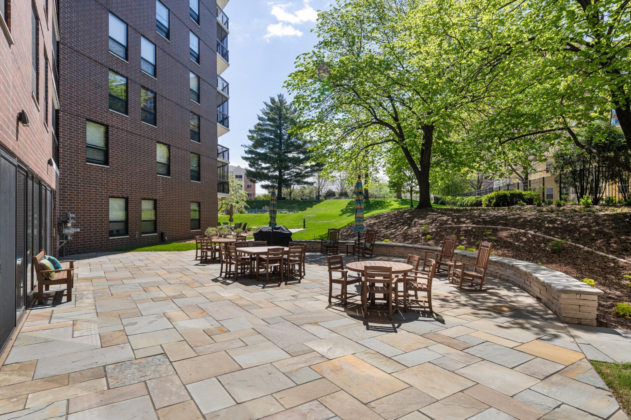 6615 Lake Shore Drive S Unit: 403