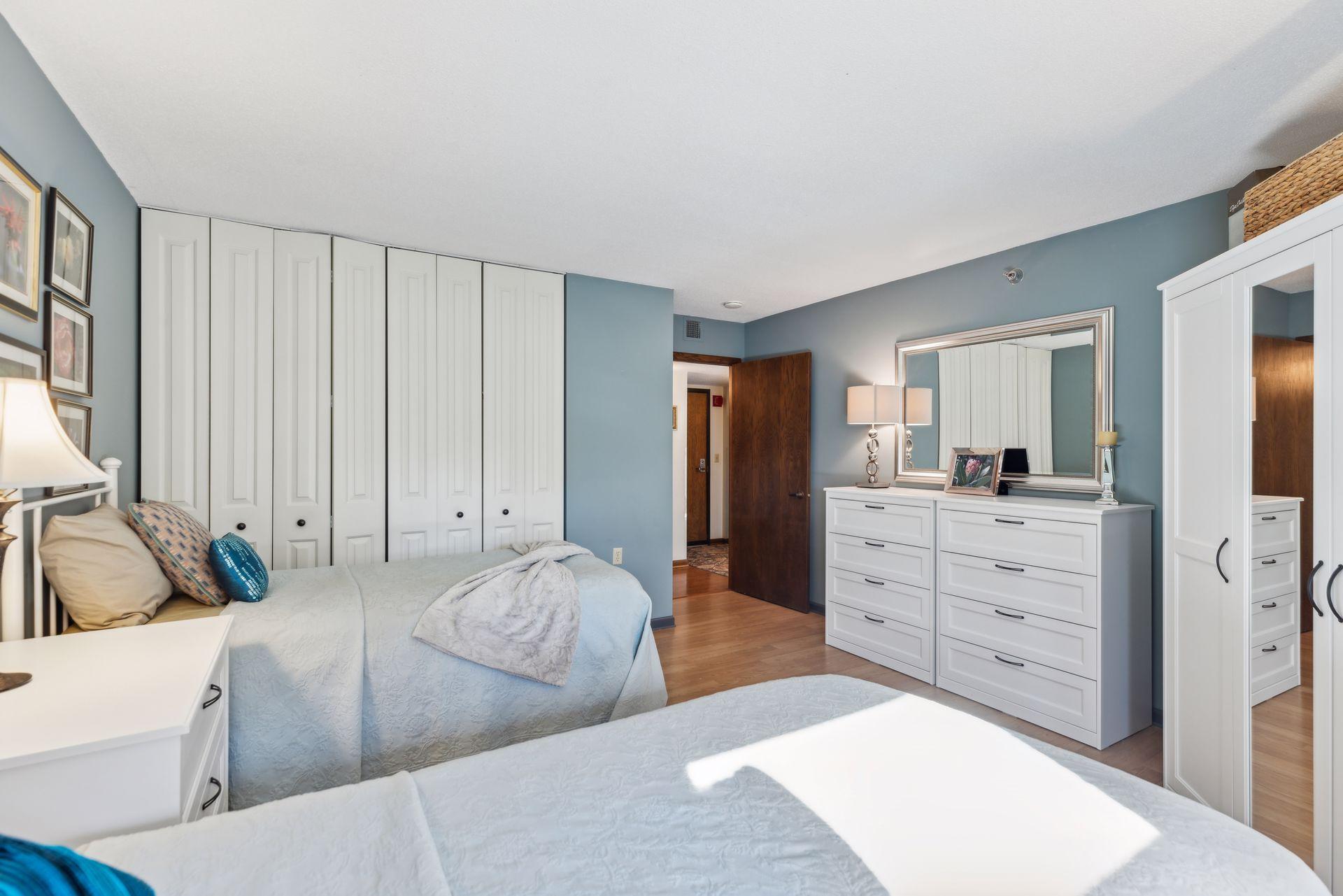 6615 Lake Shore Drive S Unit: 403