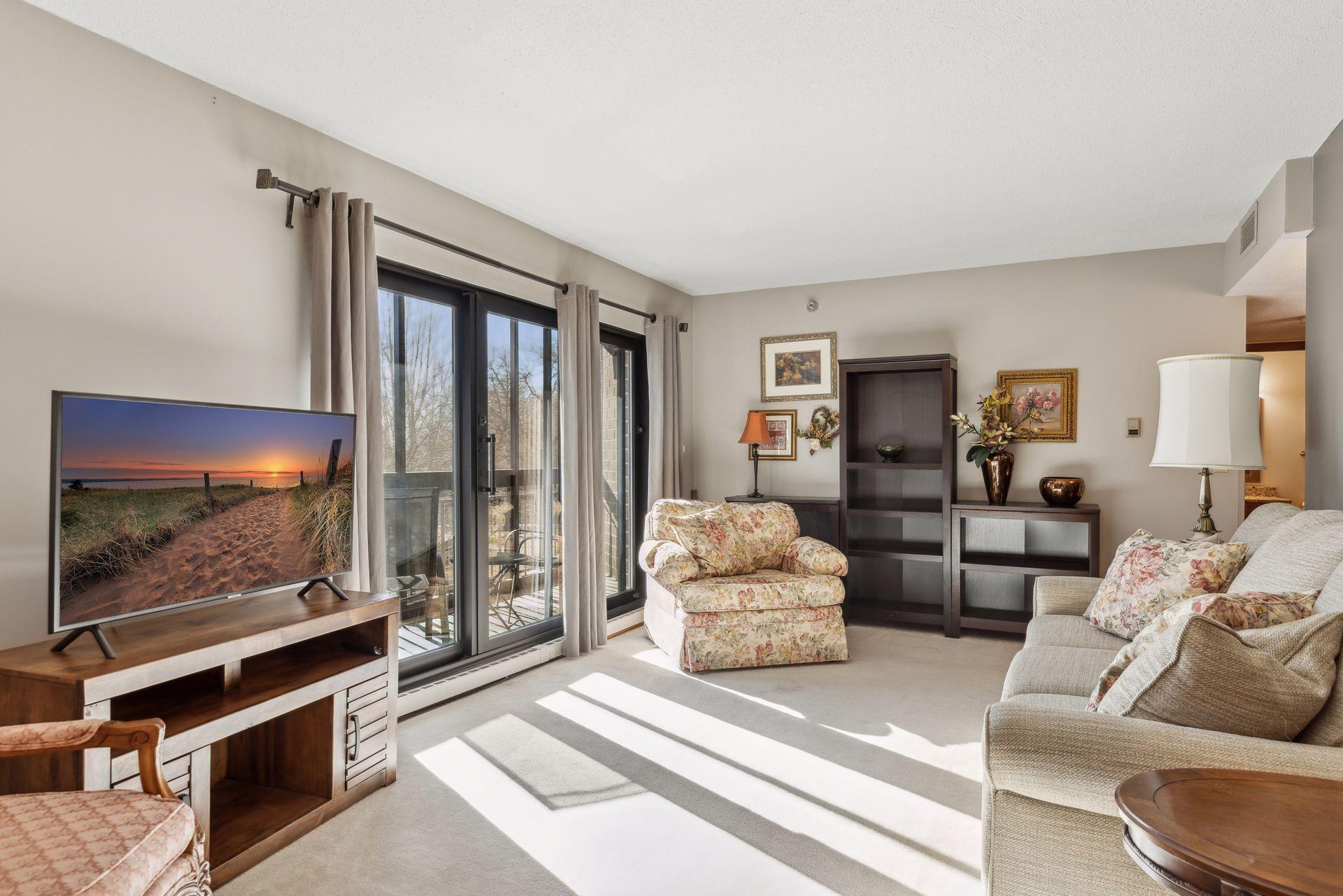 6615 Lake Shore Drive S Unit: 403