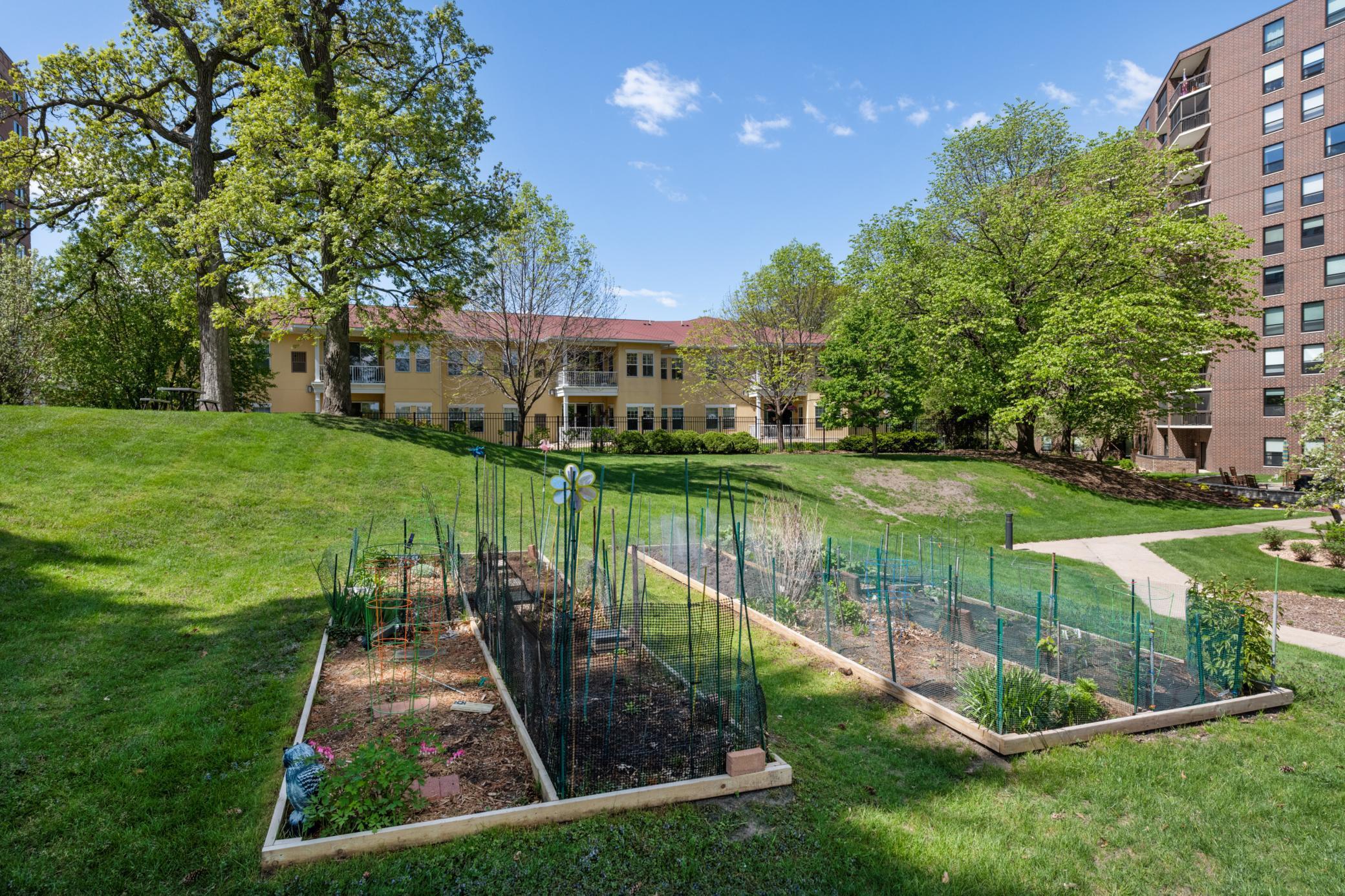 6615 Lake Shore Drive S Unit: 403