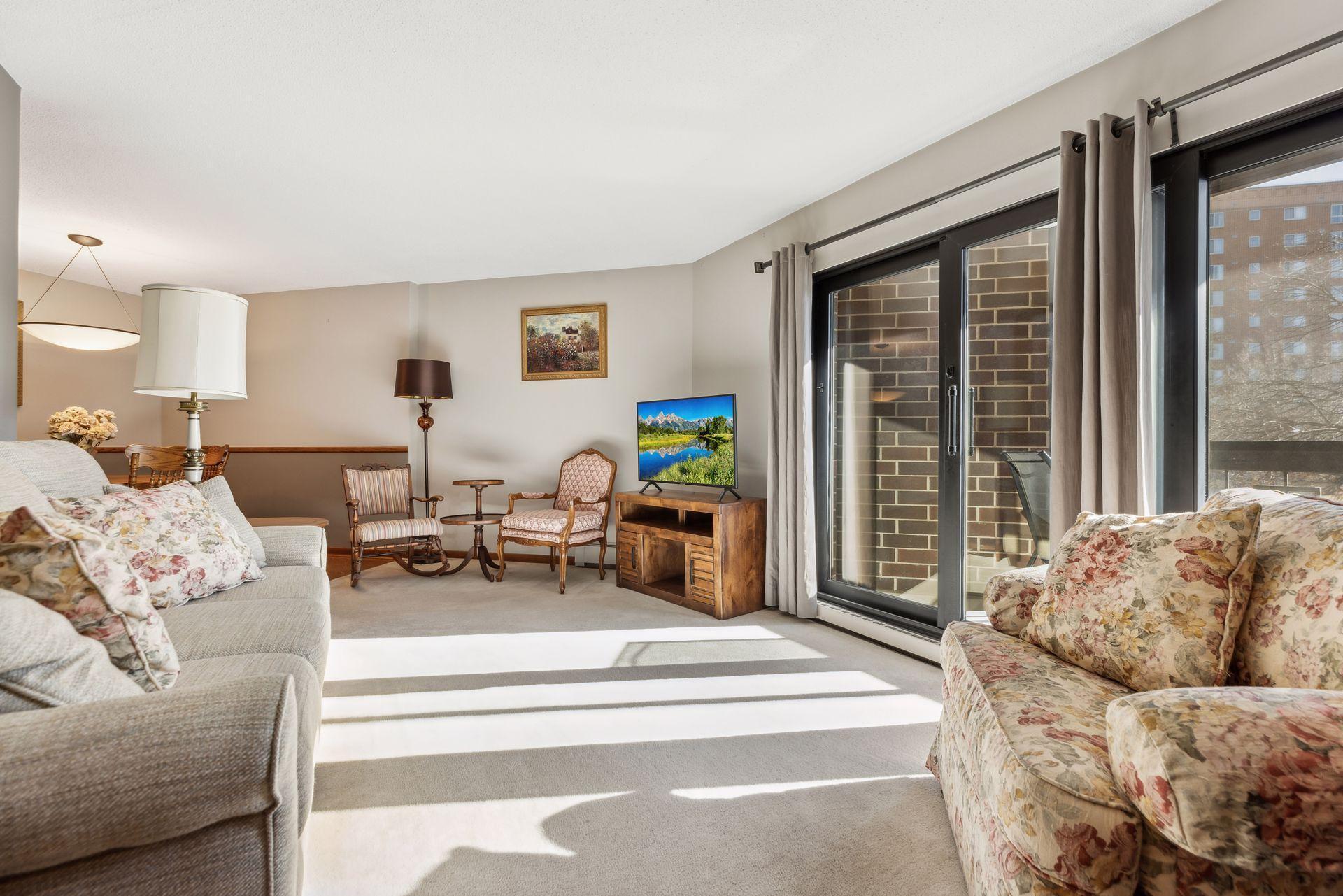 6615 Lake Shore Drive S Unit: 403