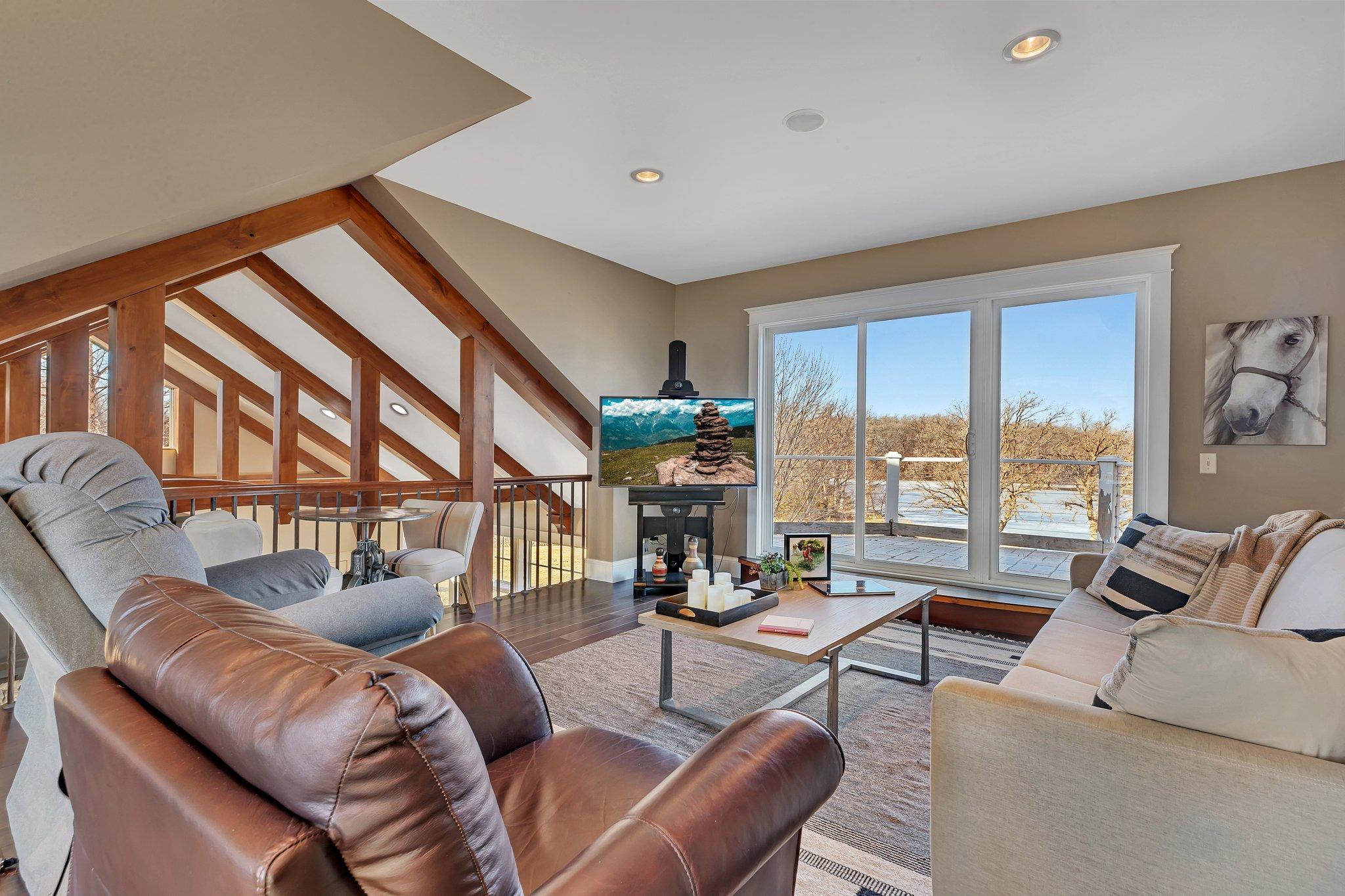 14998 Highway 71 NE