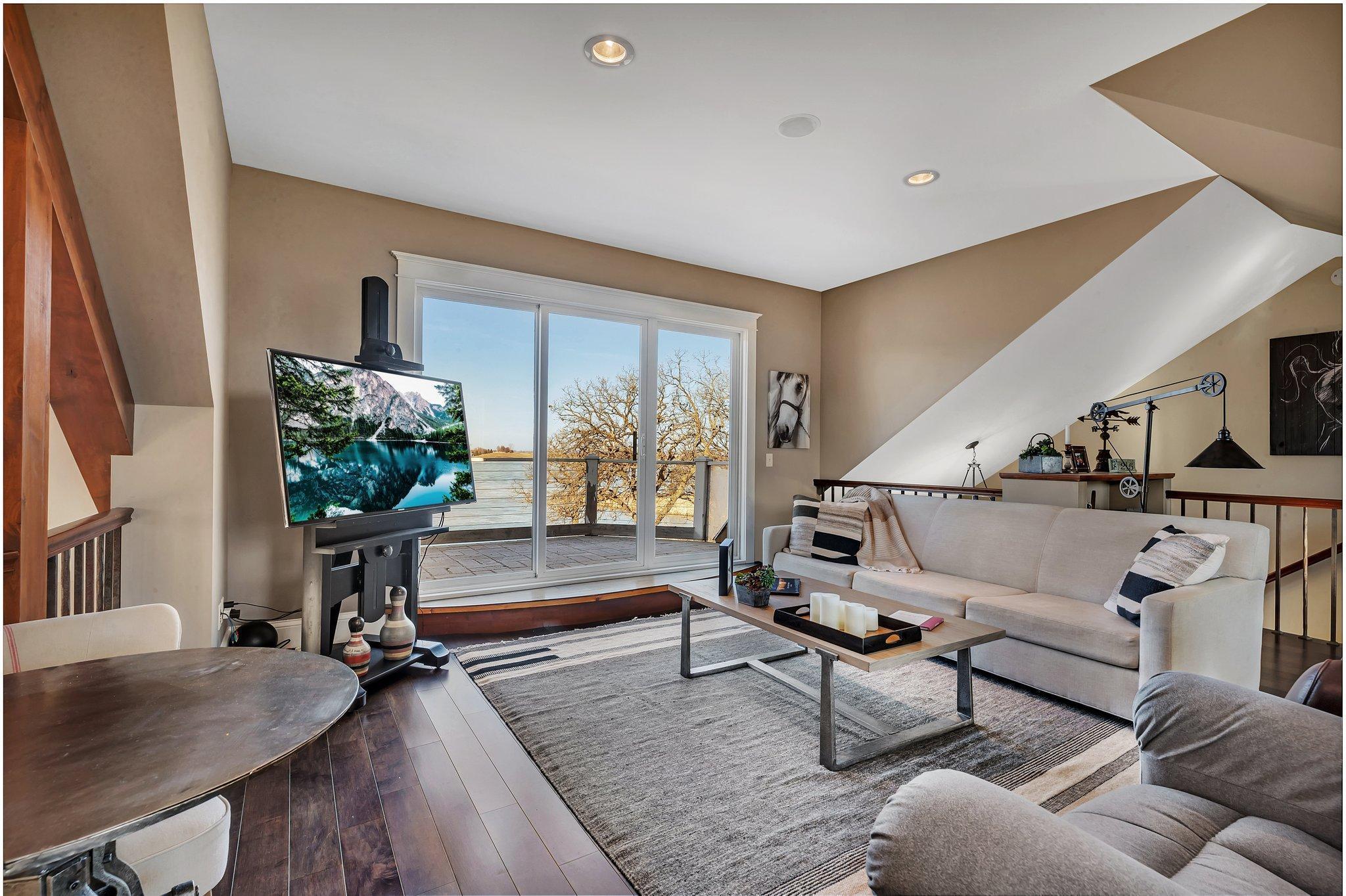 14998 Highway 71 NE