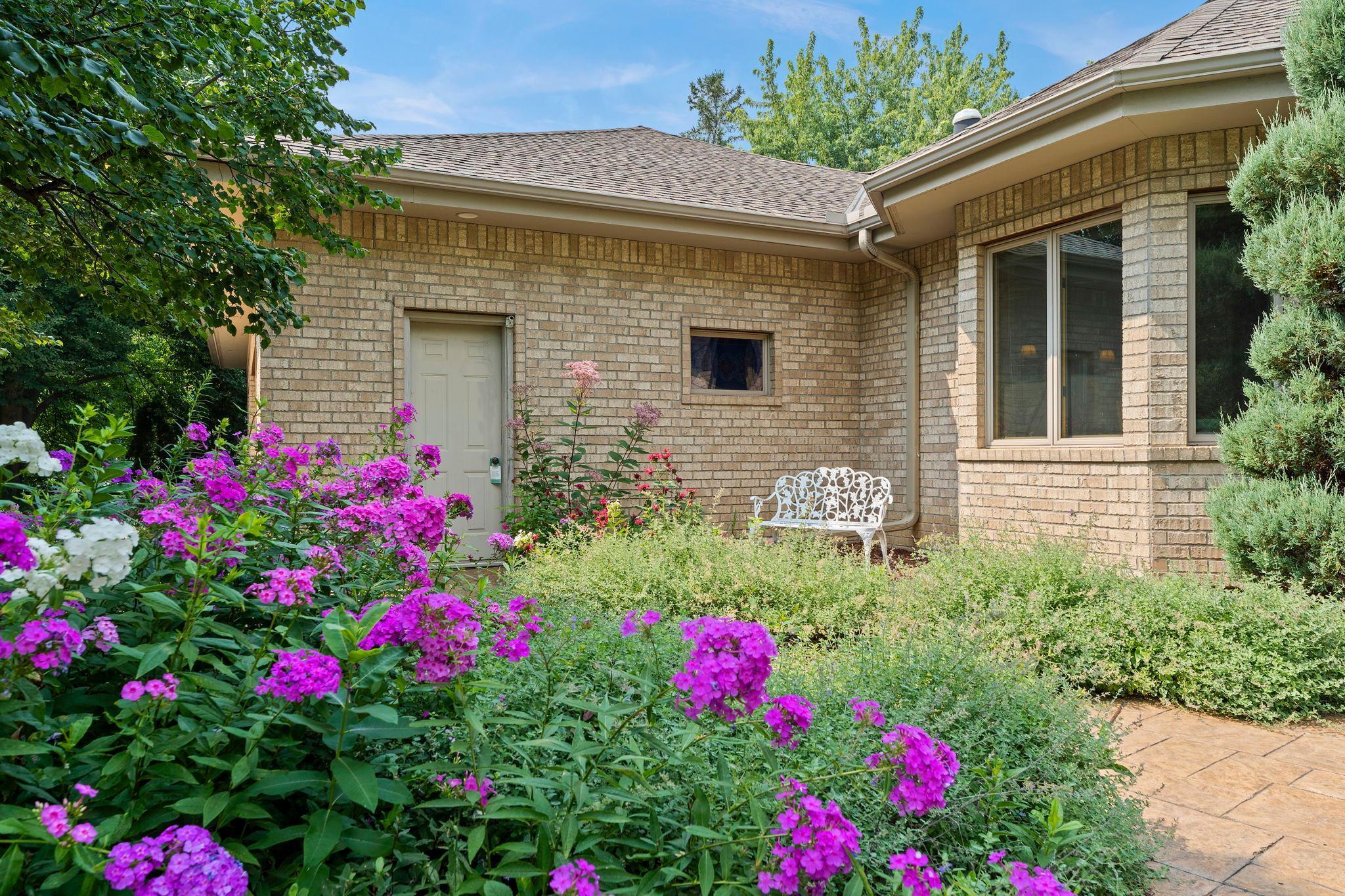 3931 Crestview Drive