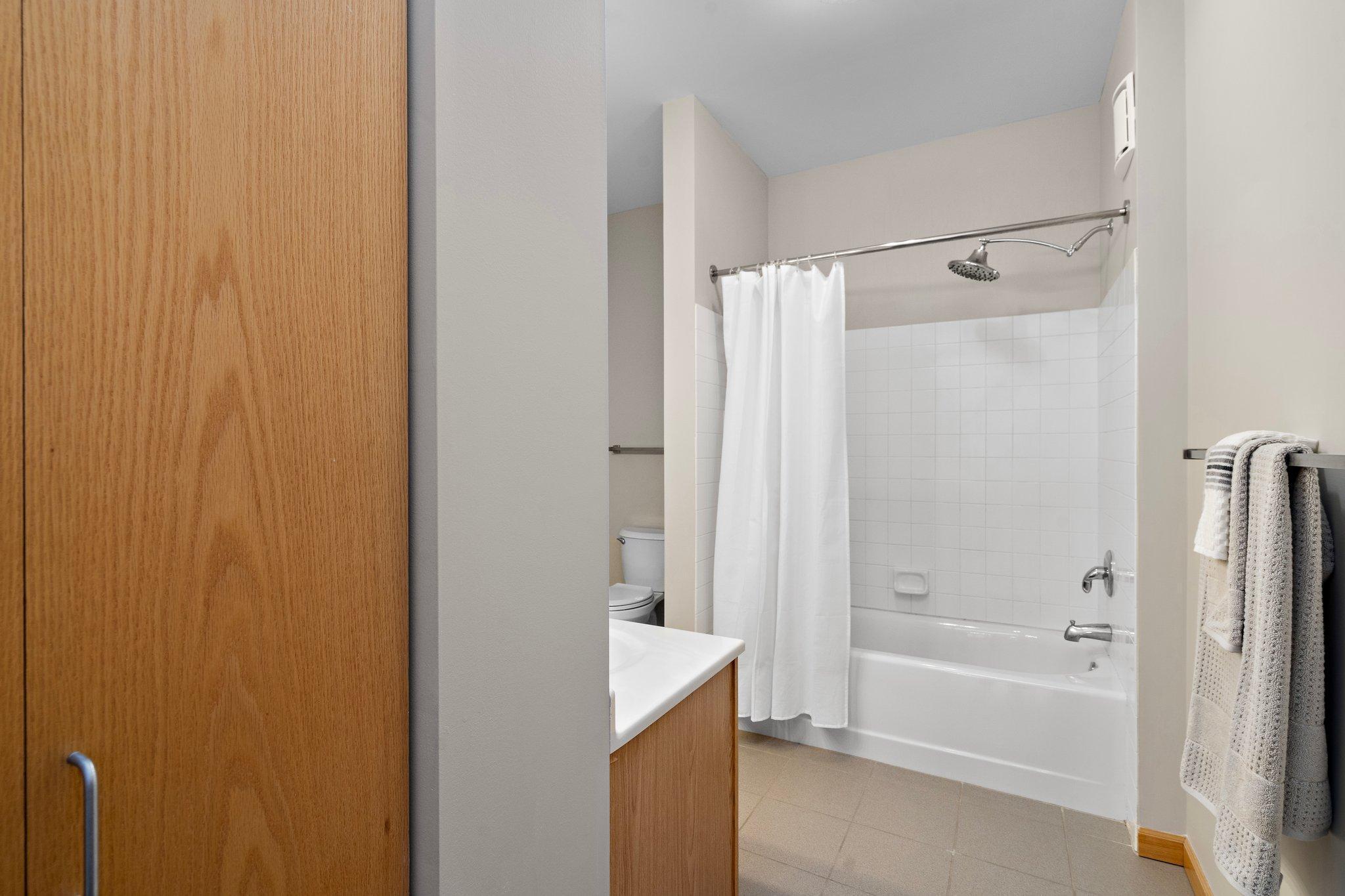 2566 Ellis Avenue Unit: 110