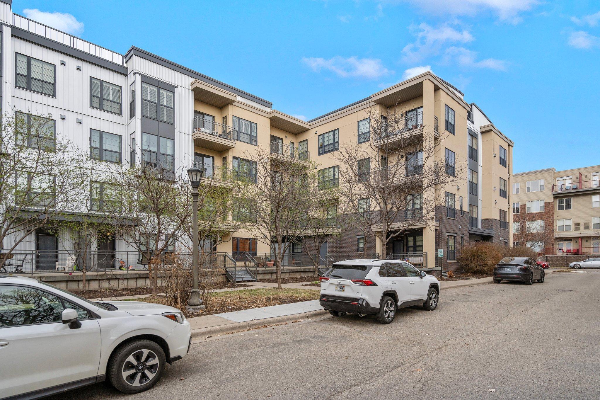 2566 Ellis Avenue Unit: 110