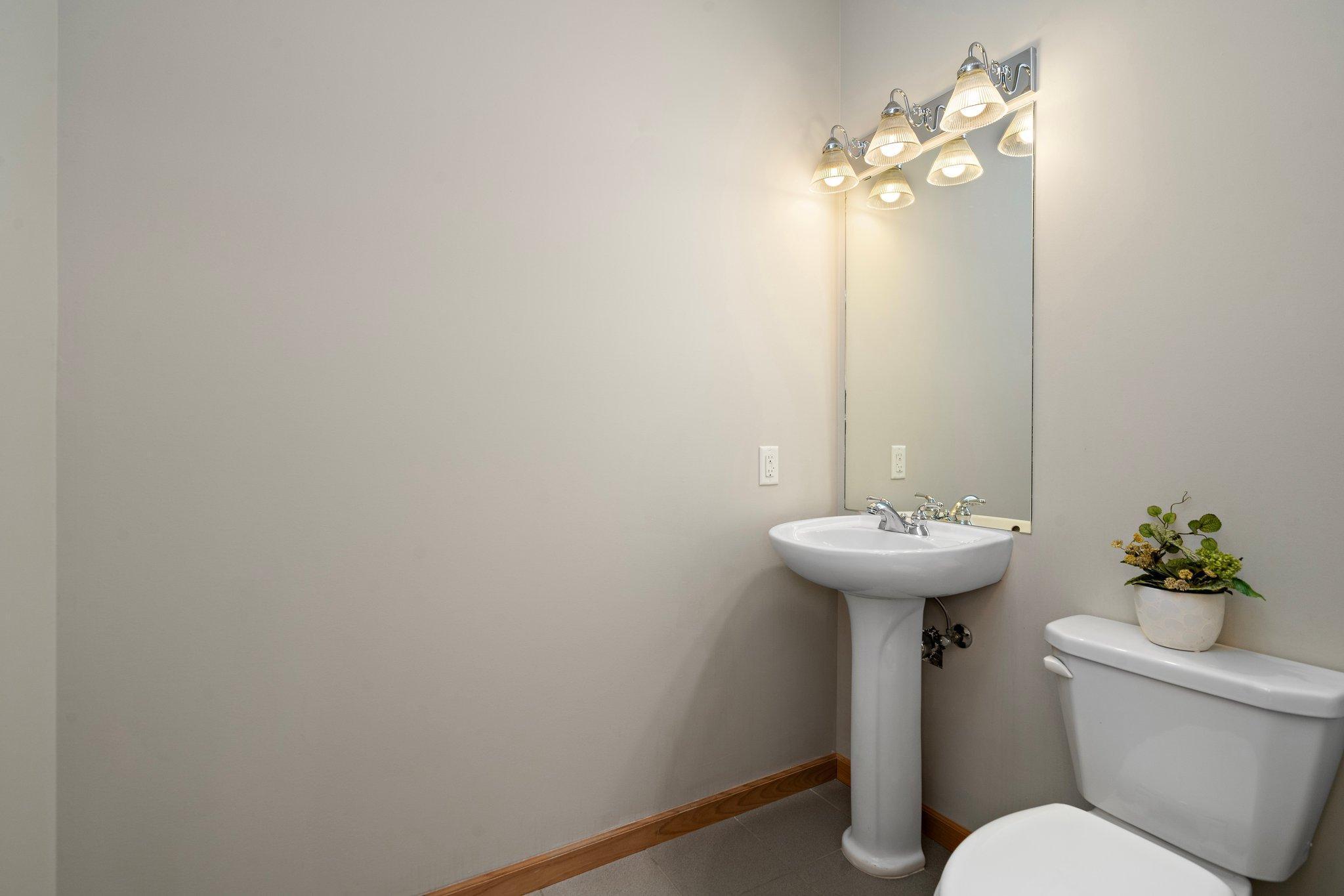 2566 Ellis Avenue Unit: 110
