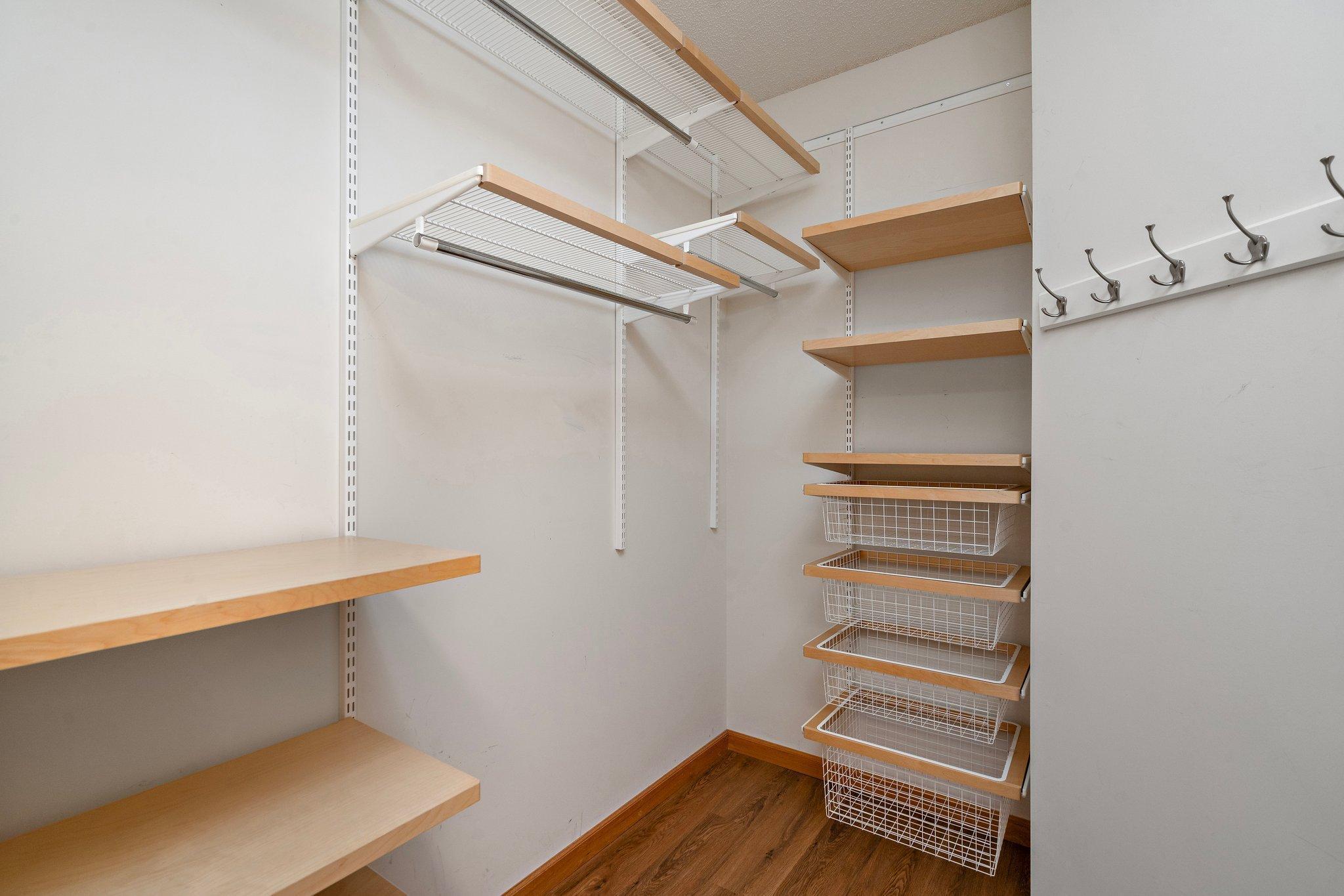 2566 Ellis Avenue Unit: 110