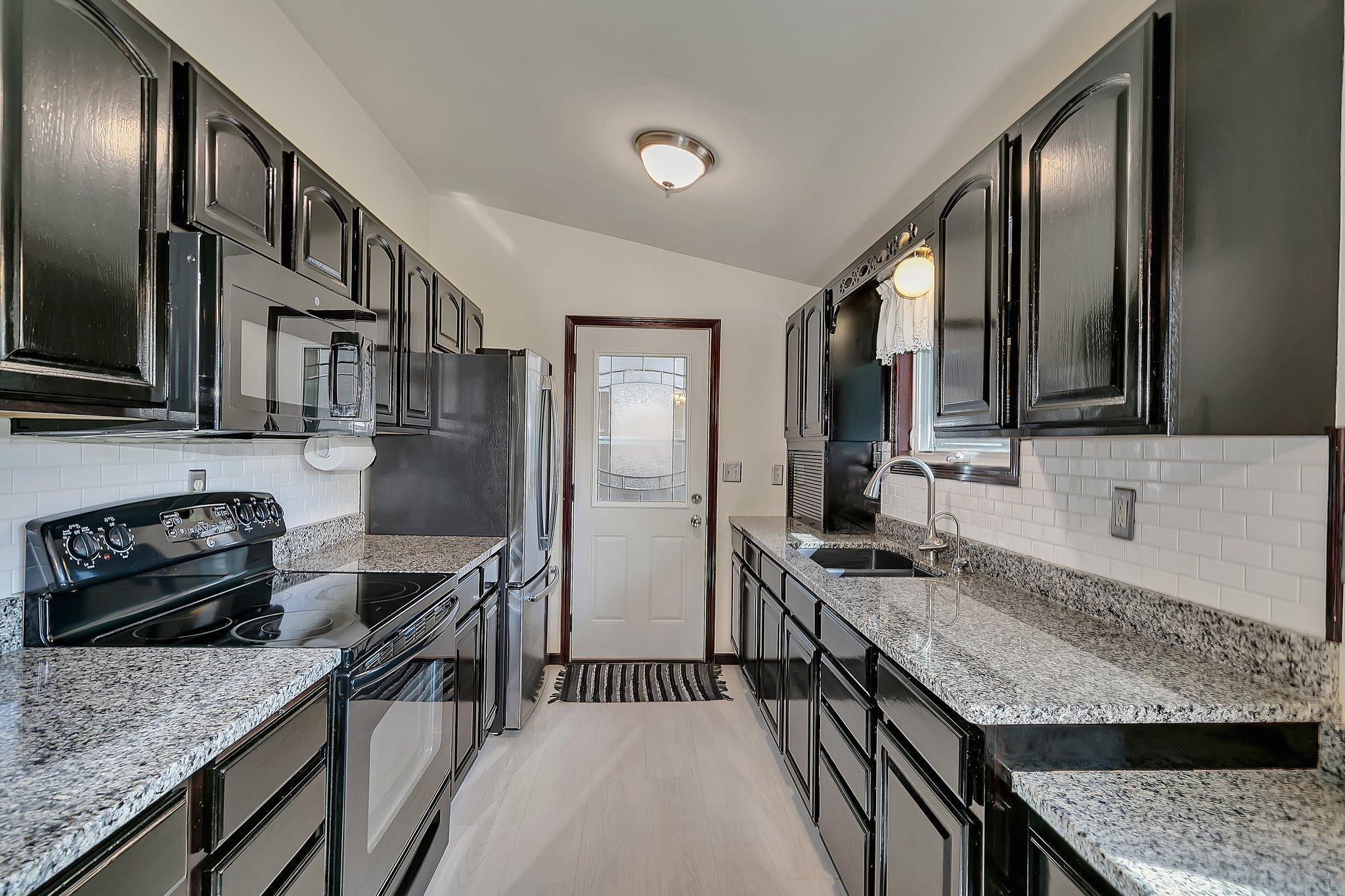 325 Main Street S