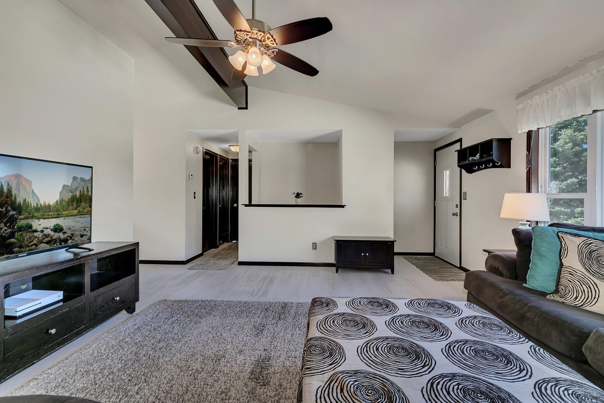325 Main Street S