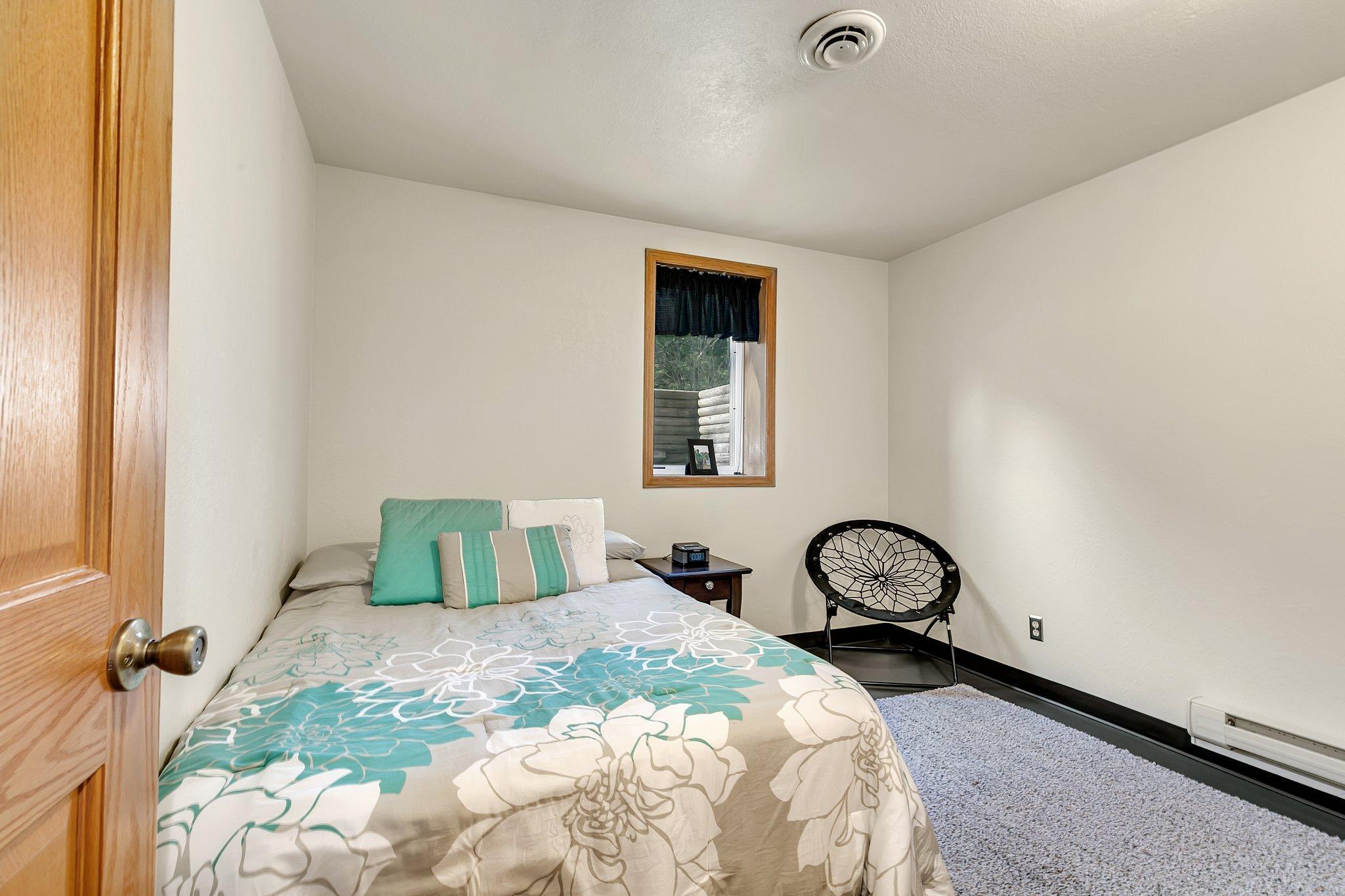 325 Main Street S