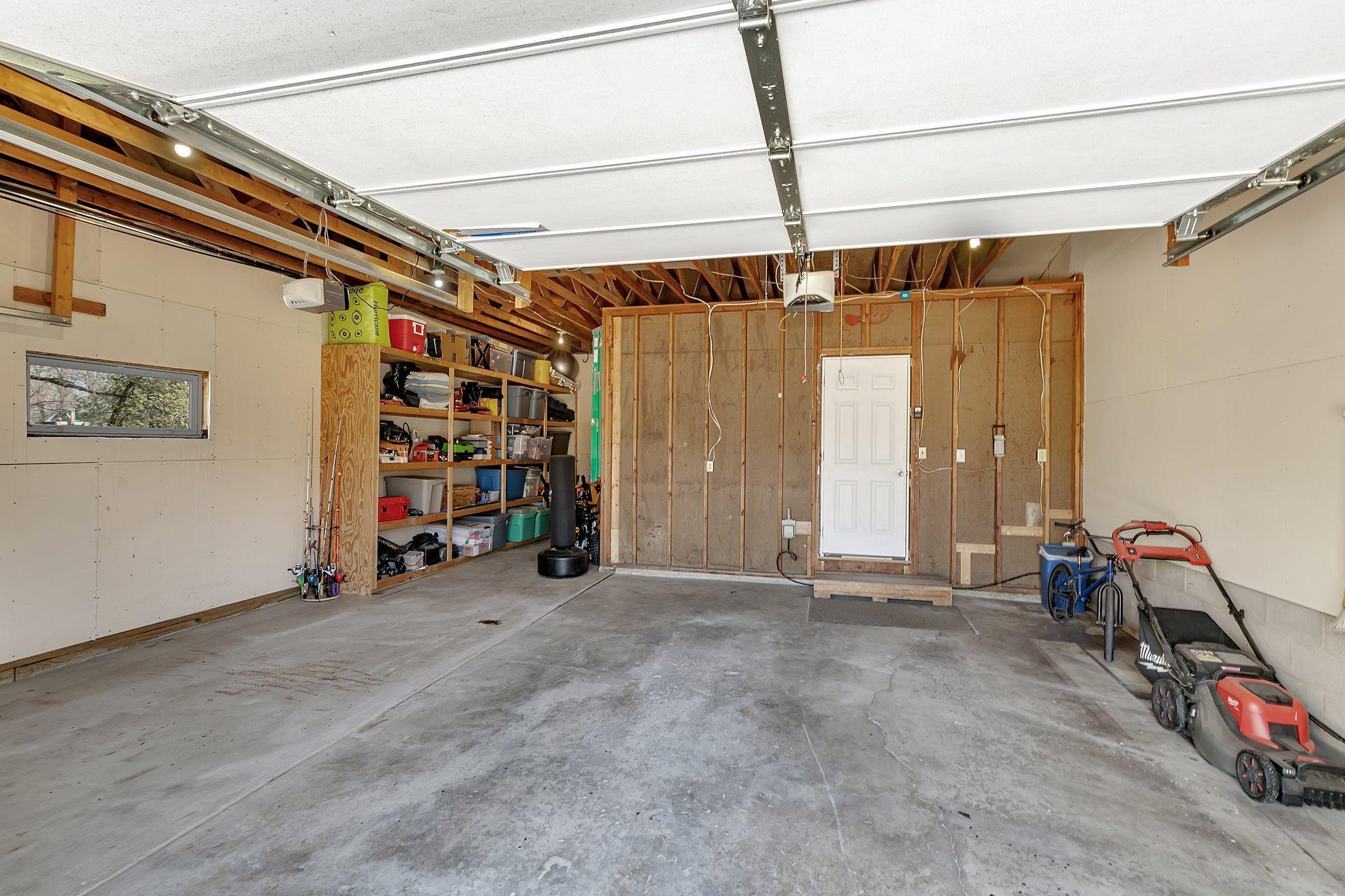 325 Main Street S