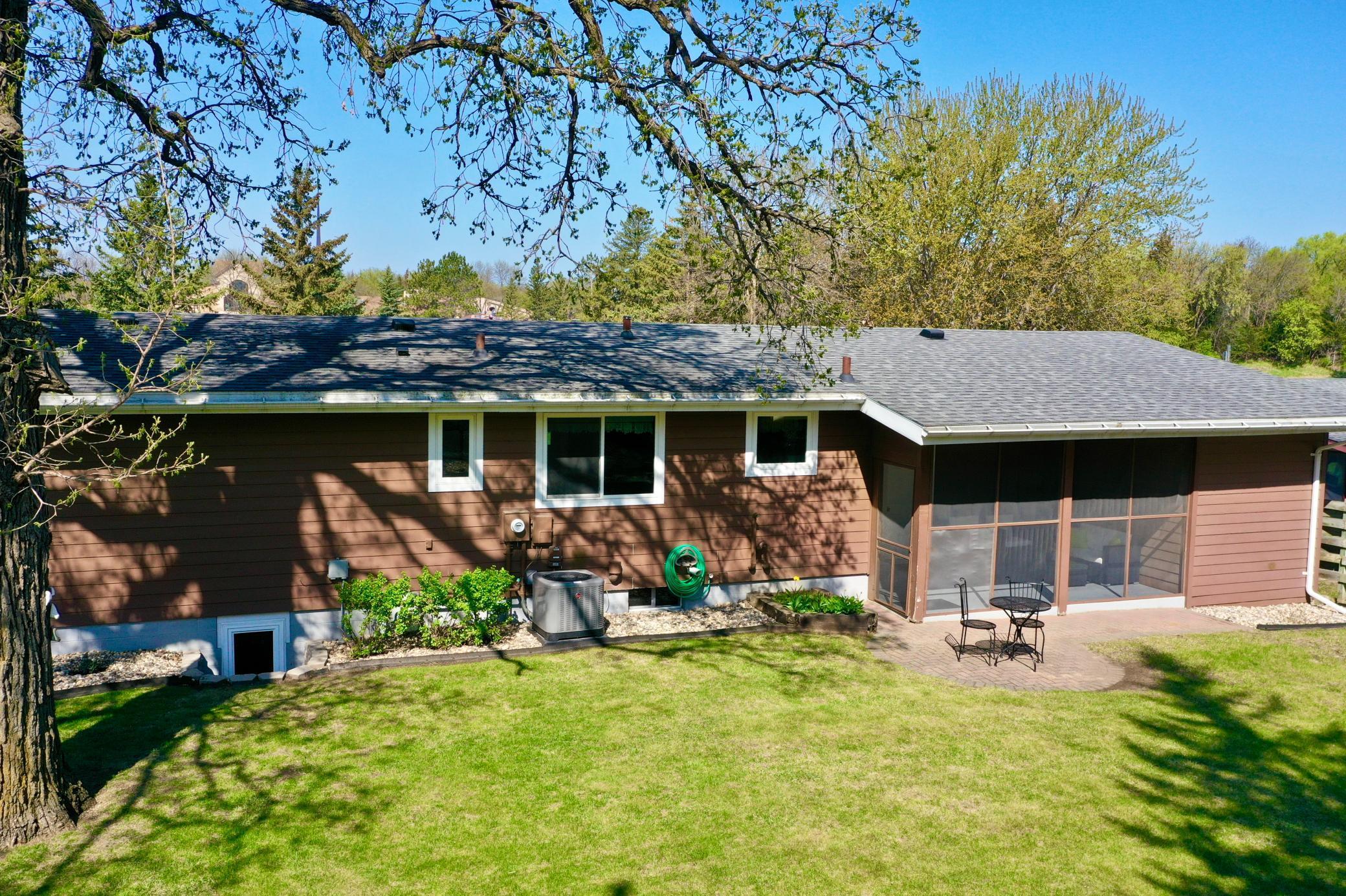 325 Main Street S