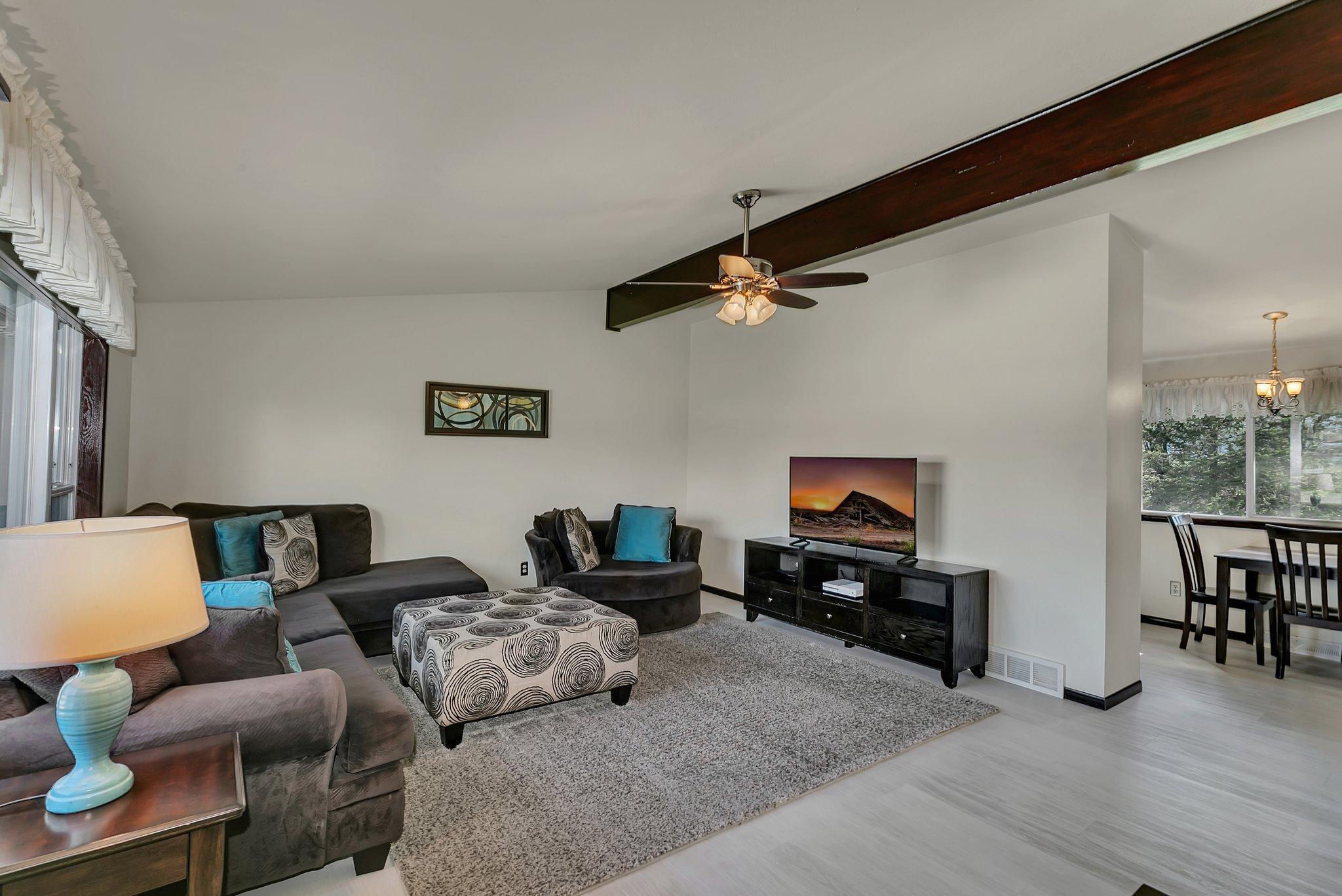 325 Main Street S