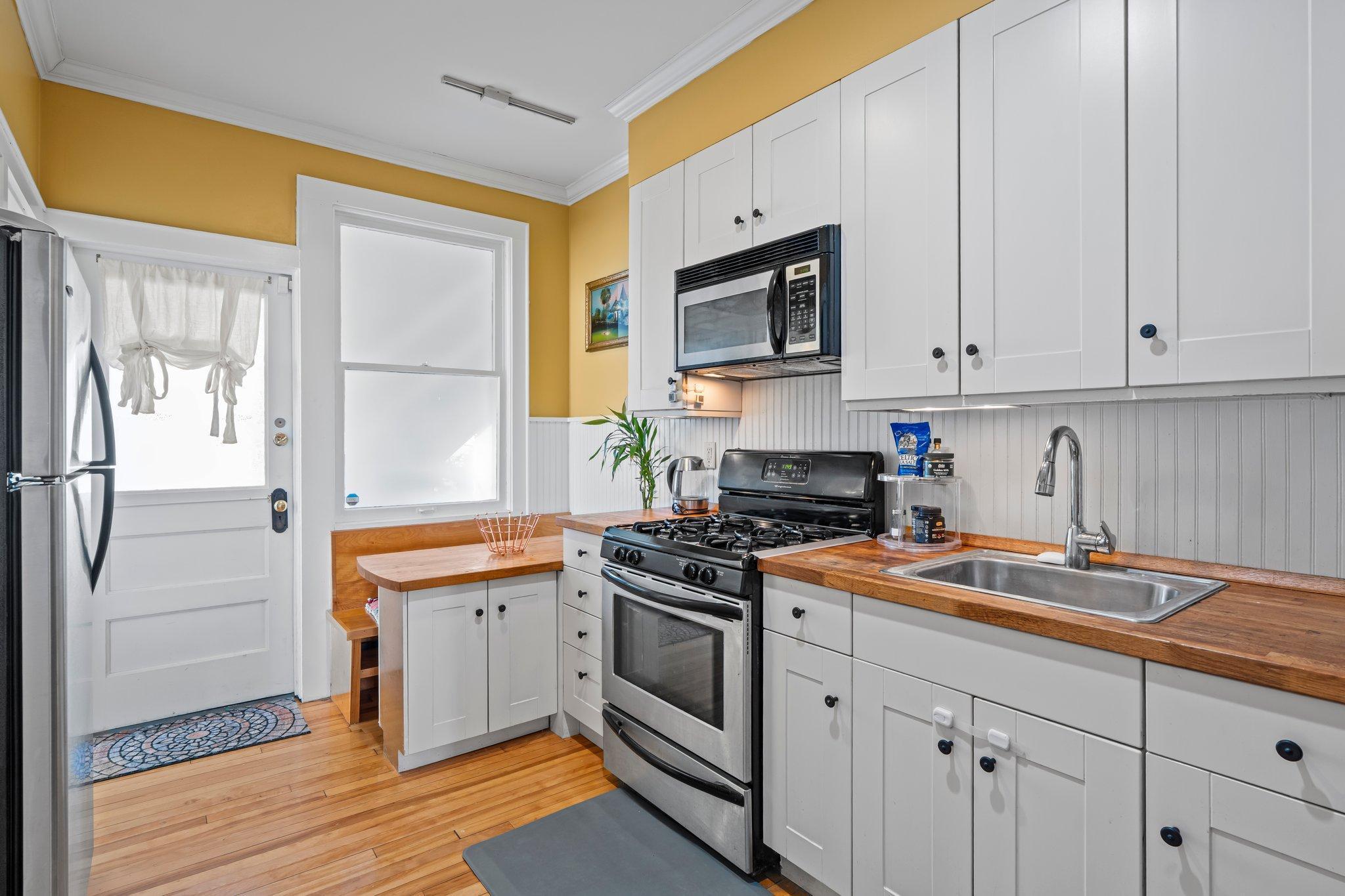 2895 James Avenue S Unit: 2