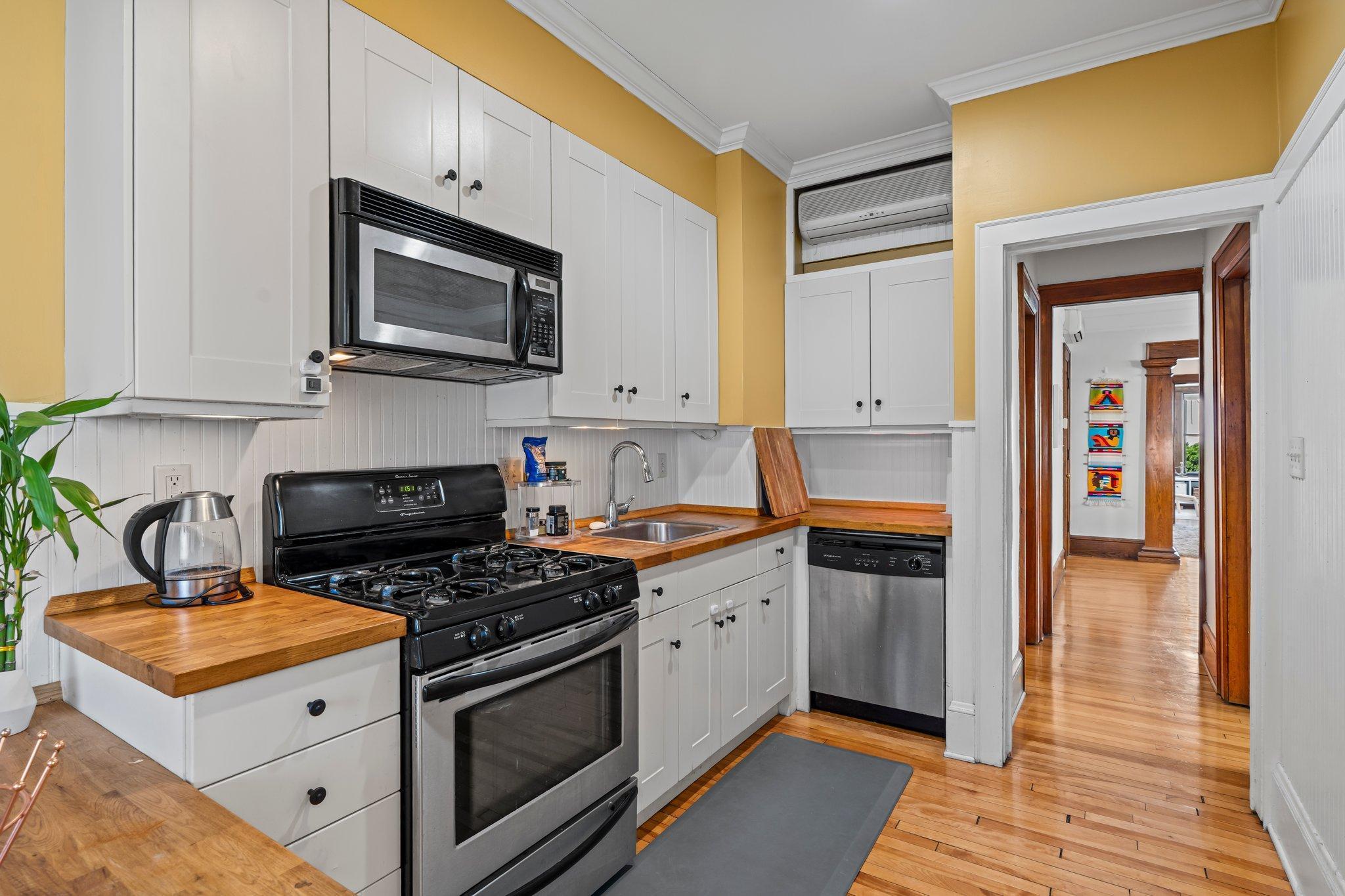 2895 James Avenue S Unit: 2