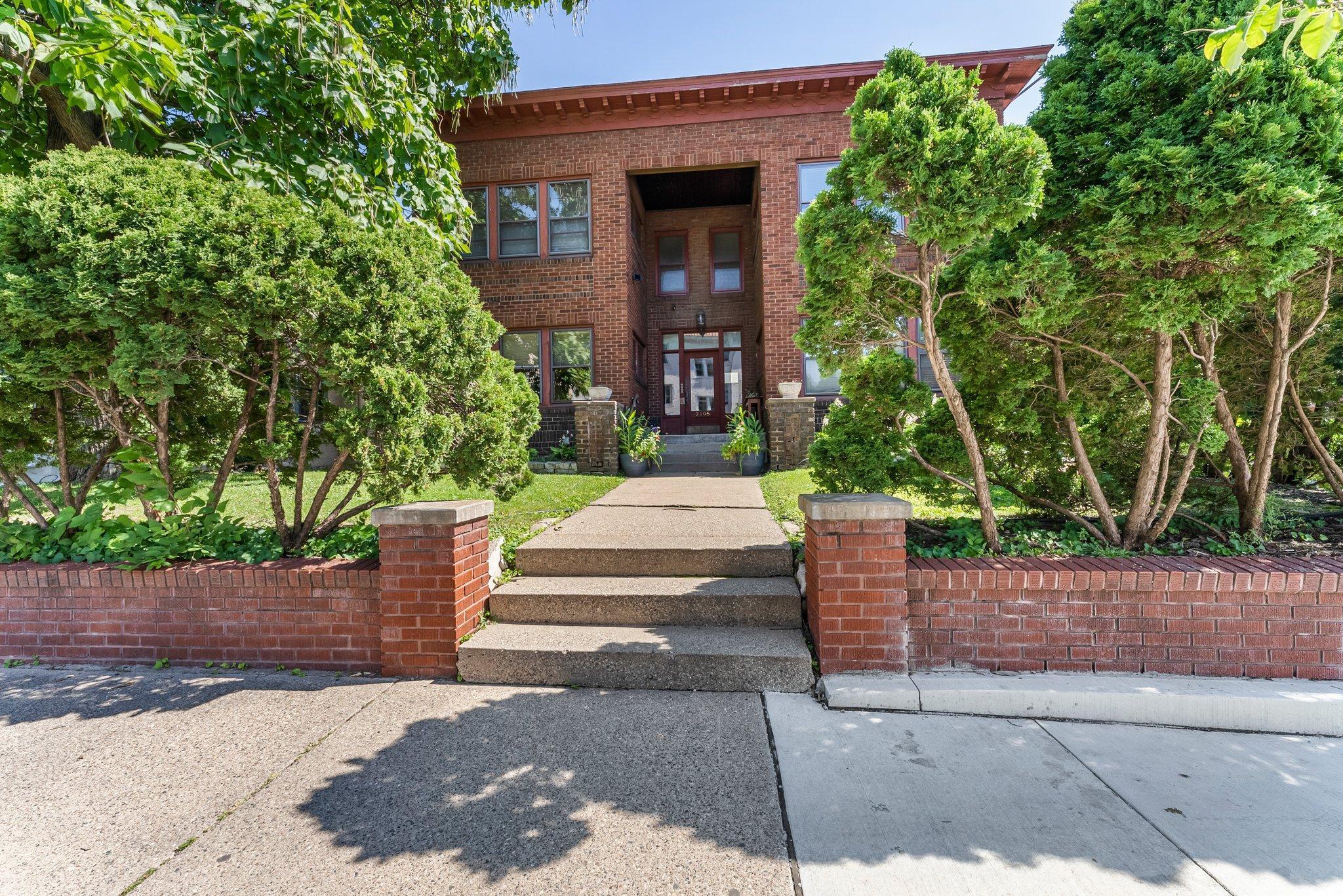 2895 James Avenue S Unit: 2
