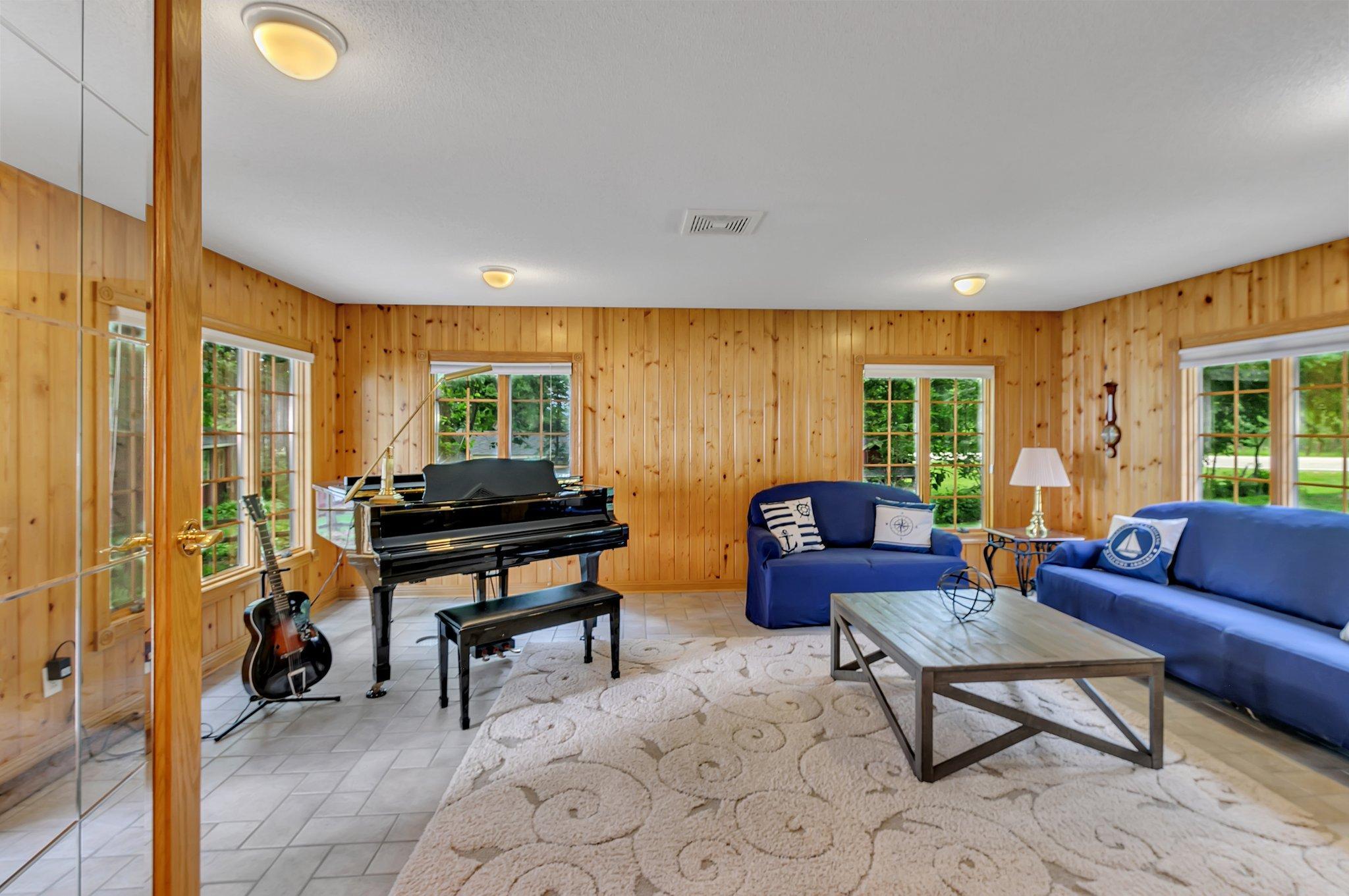 5386 165th Street NE