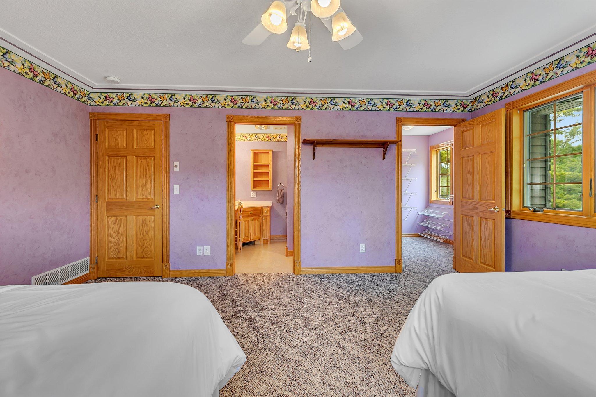 5386 165th Street NE