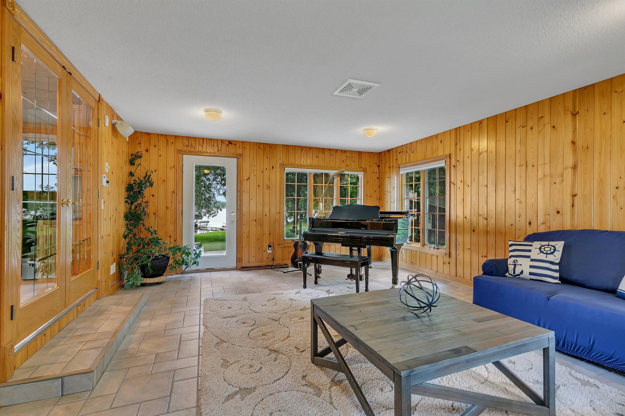 5386 165th Street NE