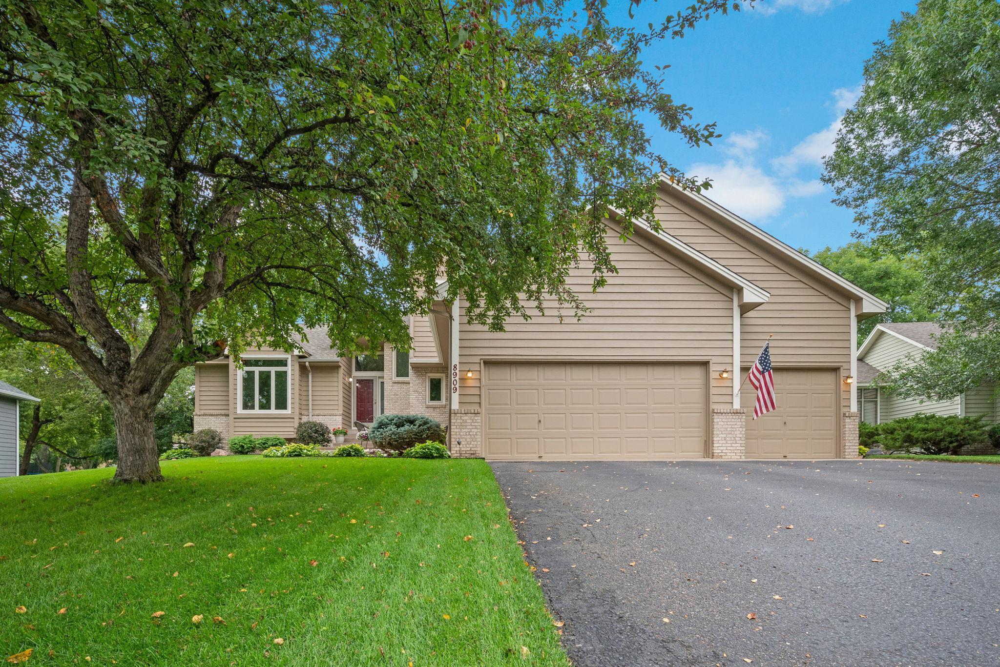 8909 Vickors Crossing
