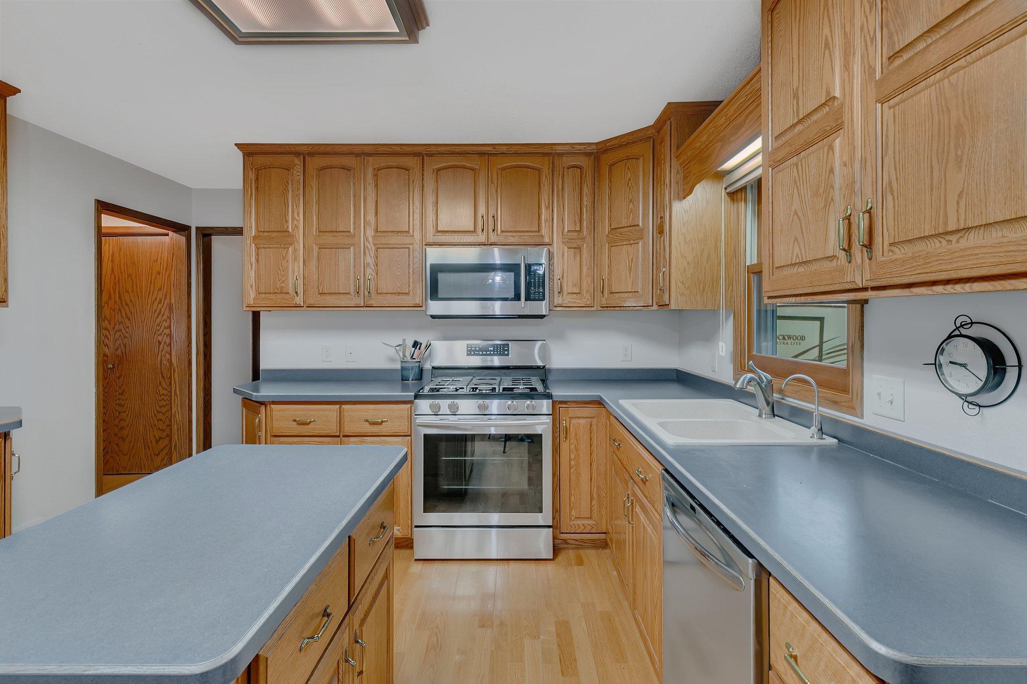 808 17th Street SW