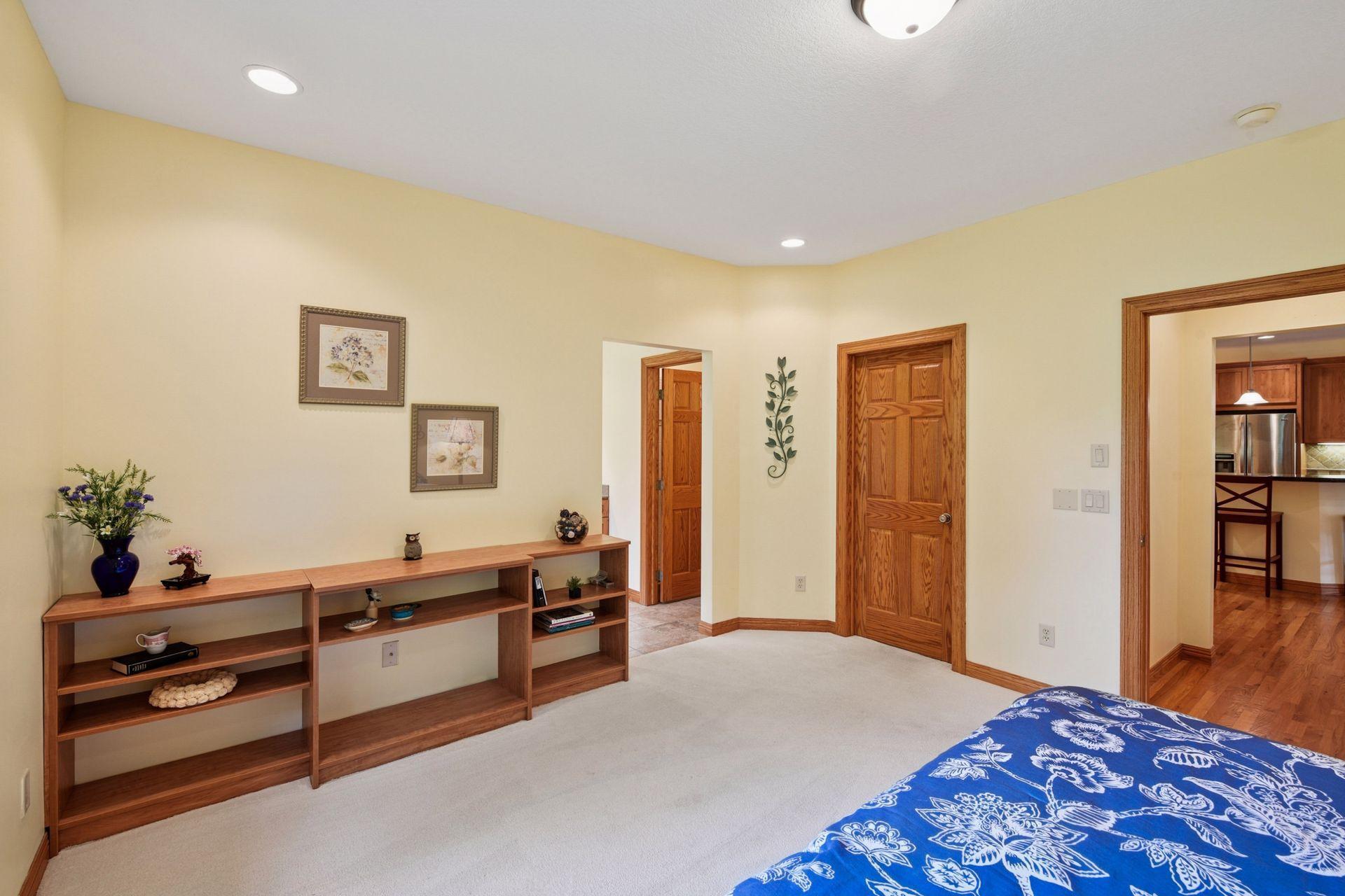 8820 Pointe Vista Drive
