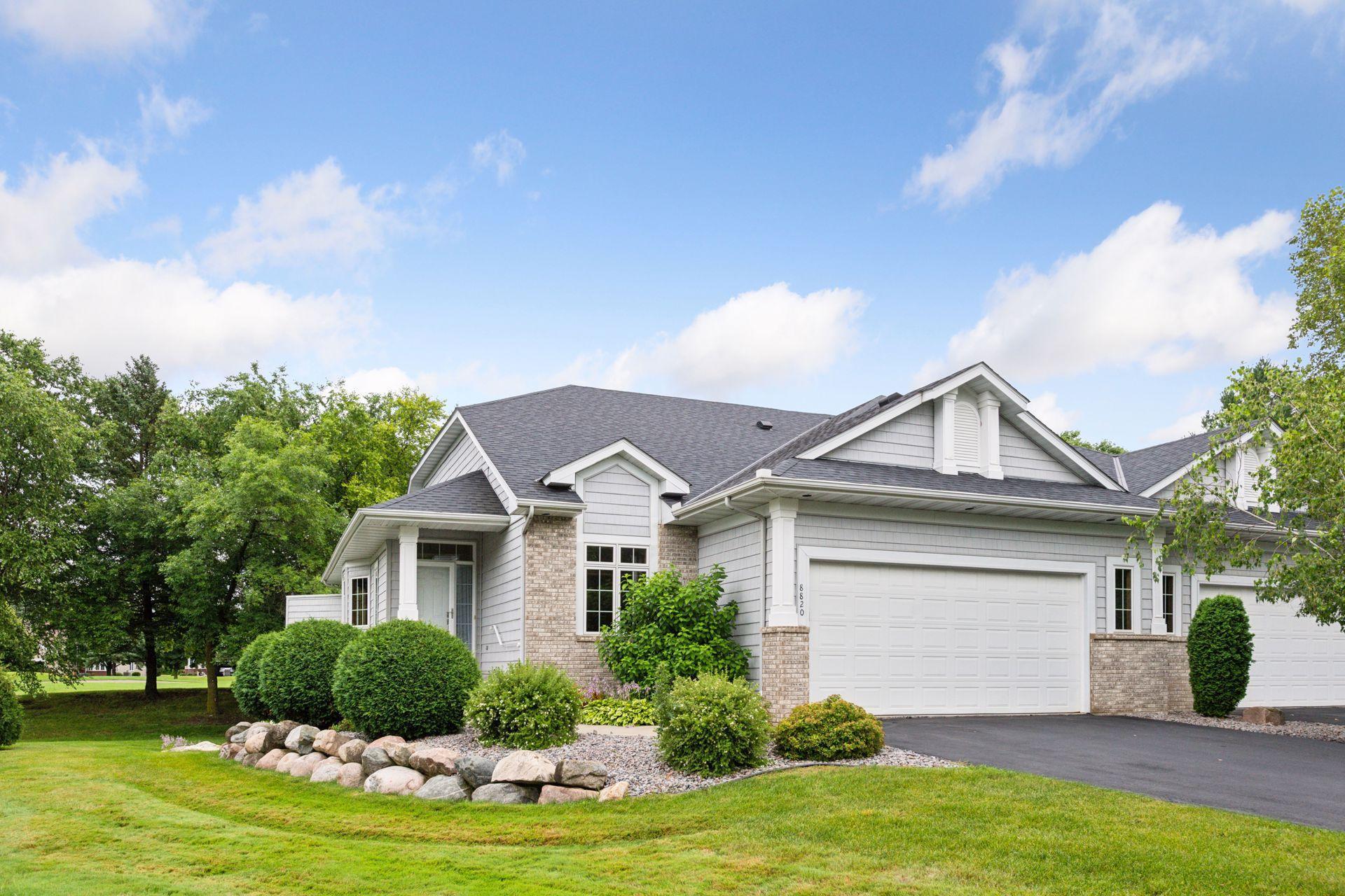 8820 Pointe Vista Drive